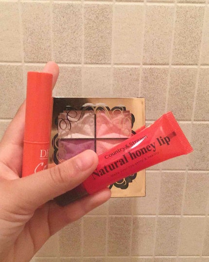 ハニーフルリップ R/カントリー&ストリーム/リップ美容液を使ったクチコミ(2枚目)