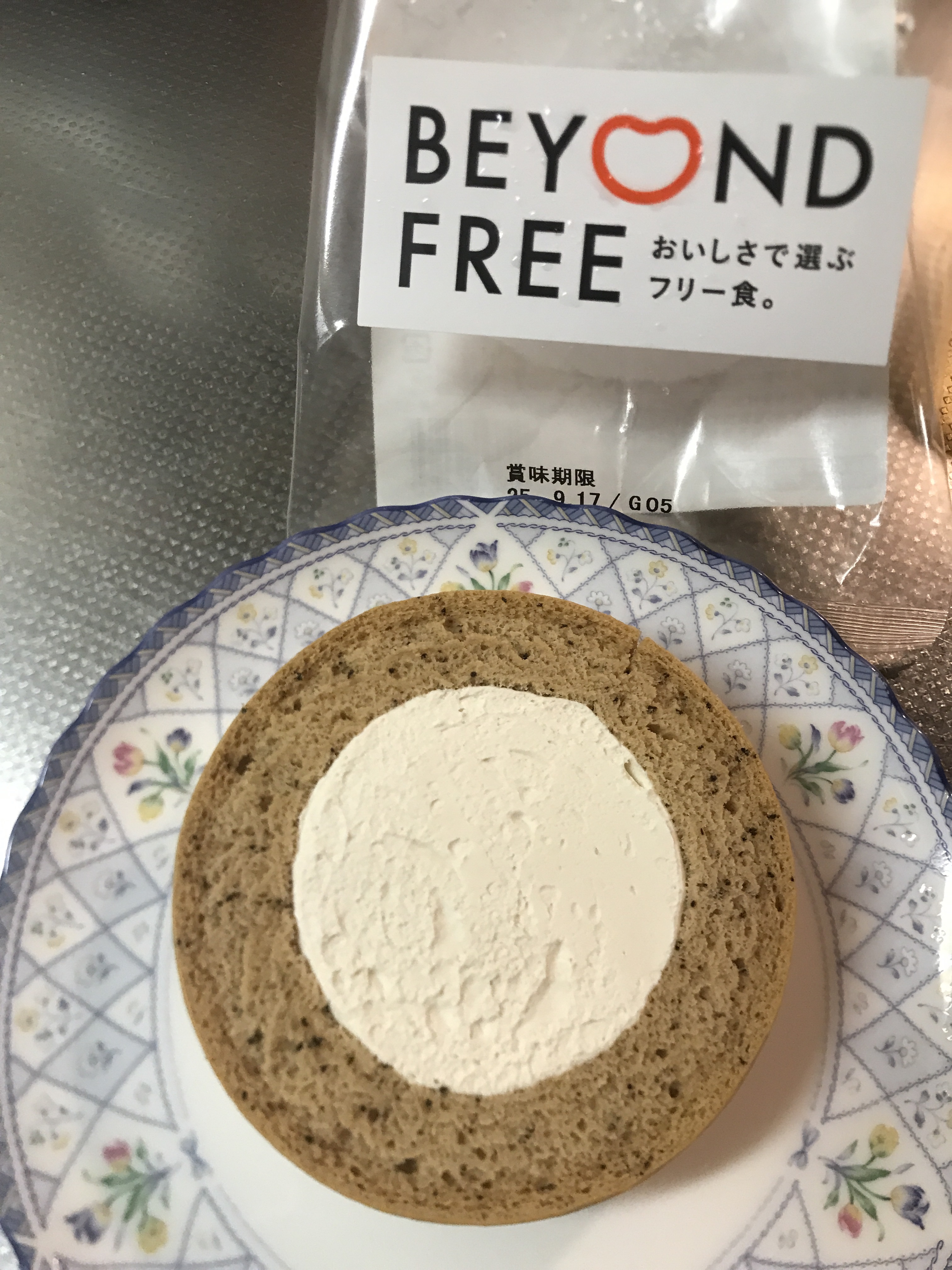 ふんわりロールケーキ豆乳クリーム仕立て　アールグレイ/BEYOND FREE/その他を使ったクチコミ（1枚目）