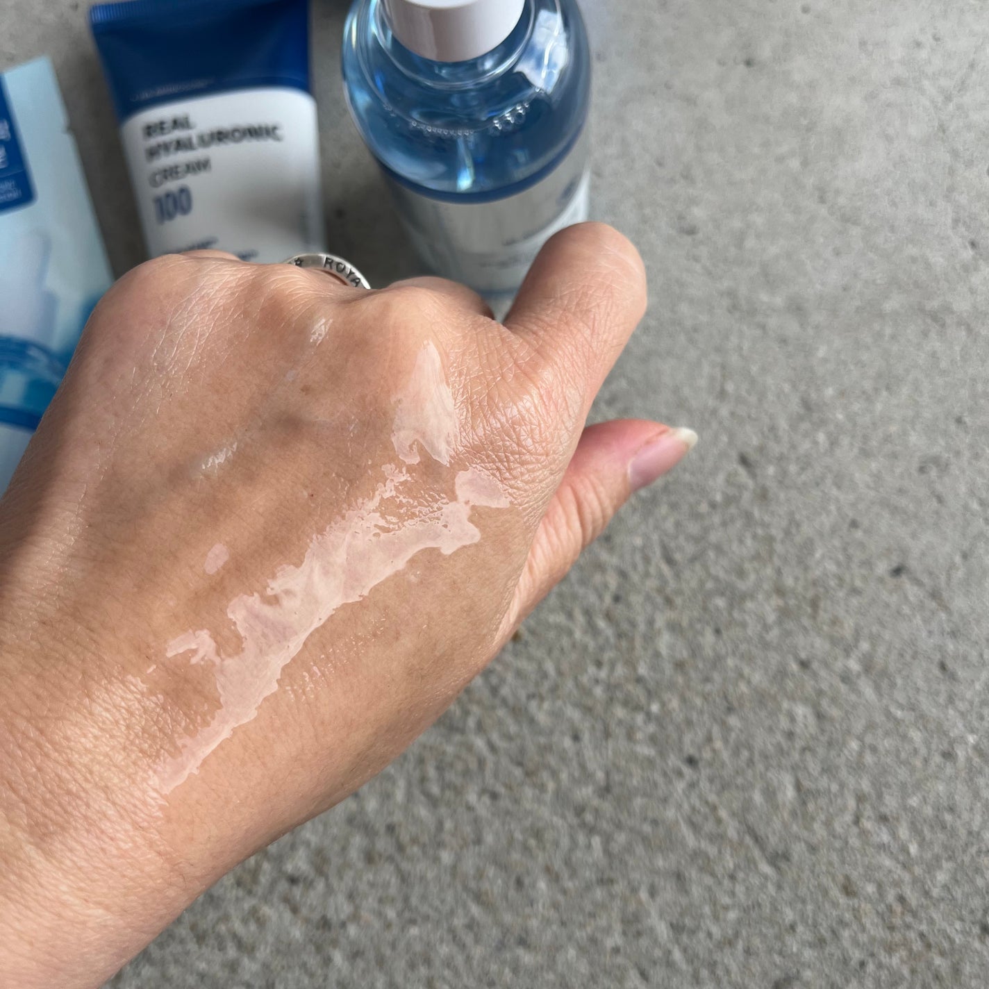 リアルヒアルロニックブルーアンプル 100/Wellage/美容液を使ったクチコミ(3枚目)