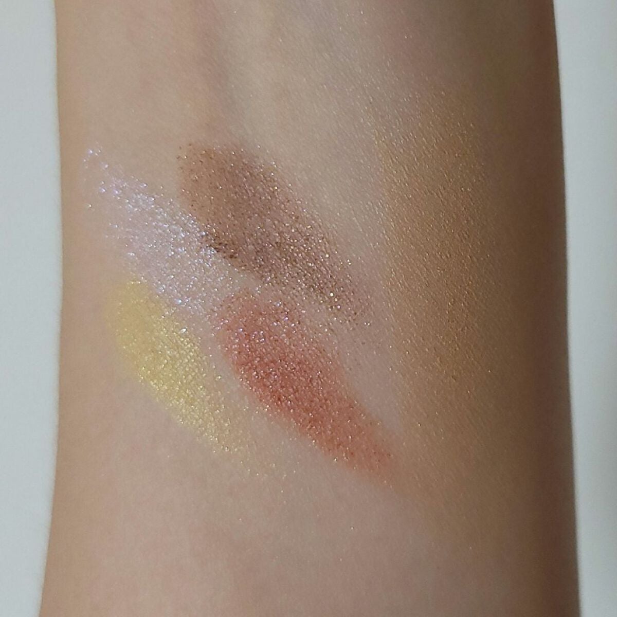 15thアニバーサリーミネラルアイ&チークカラーパレット/エトヴォス/アイシャドウパレットを使ったクチコミ(4枚目)