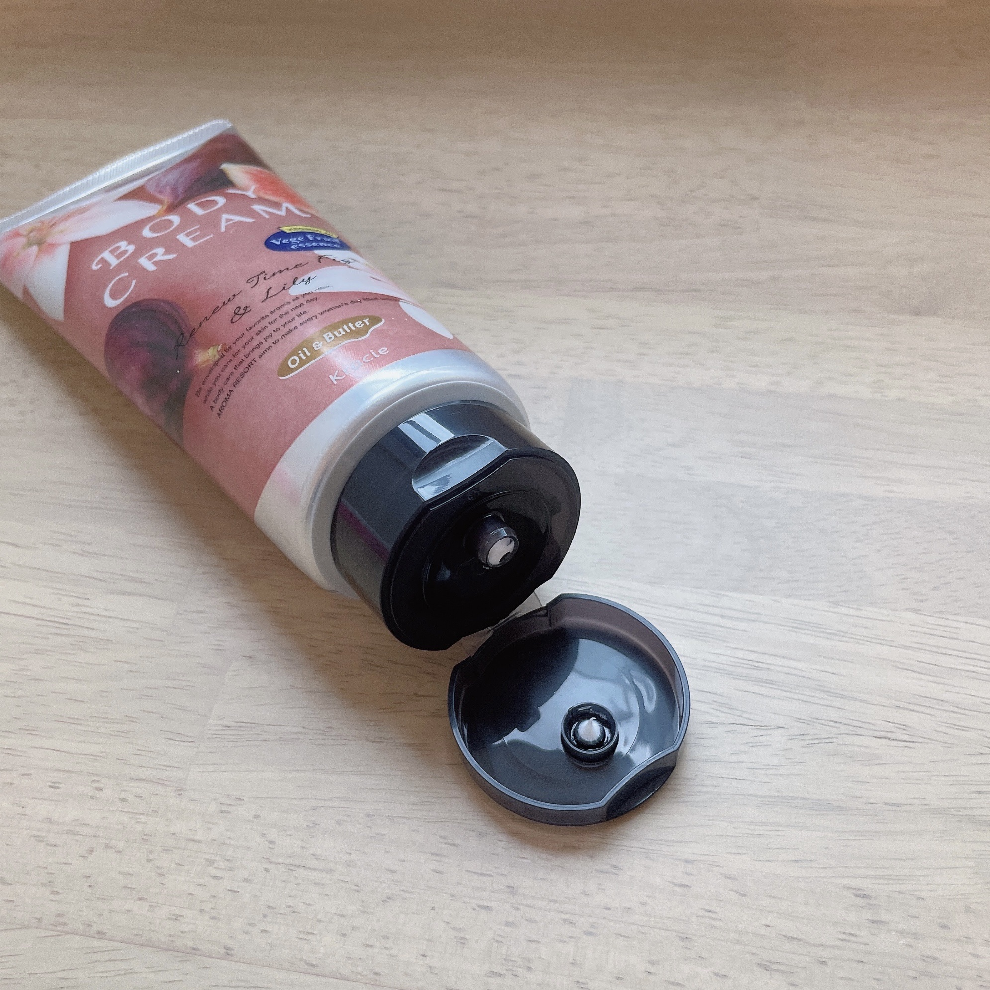 アロマリゾート ボディクリームのクチコミ「ビタミンエキスでキメ整ったもっちり肌に⟡.·

⋆┈┈┈┈┈┈┈┈┈┈┈┈┈┈┈┈⋆

アロマ.....」（3枚目）