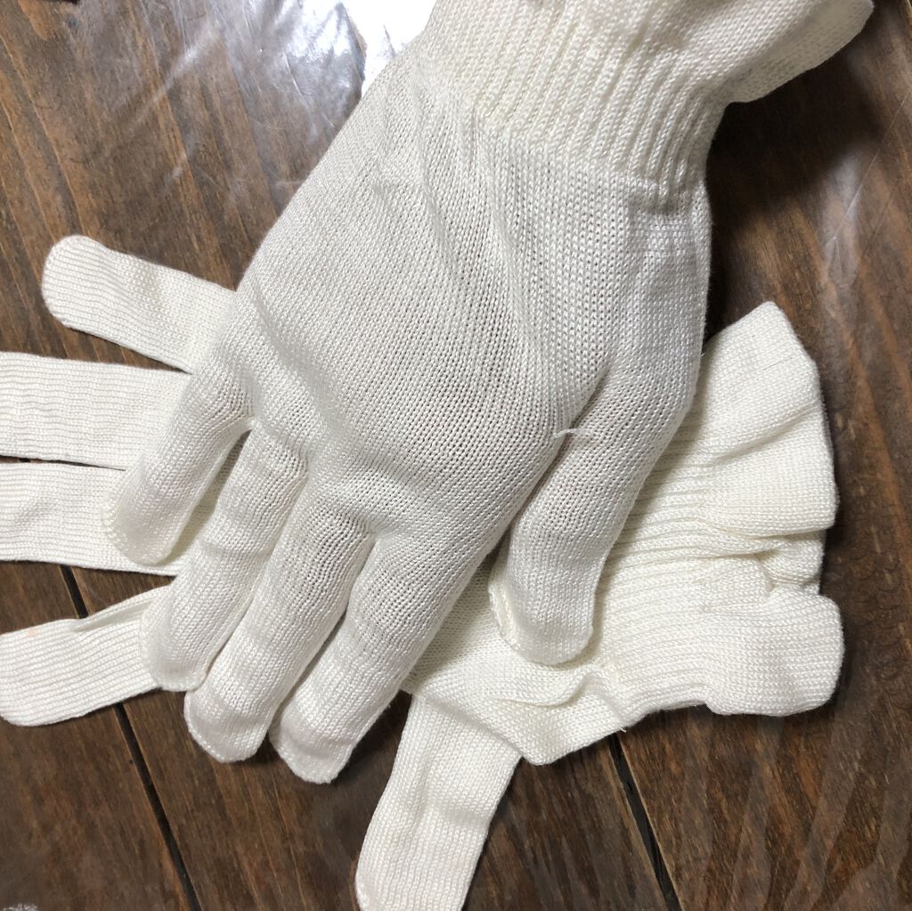 EBiS原液美容液をしみ込ませたシルク手袋/EBiS化粧品/ボディグッズを使ったクチコミ（2枚目）