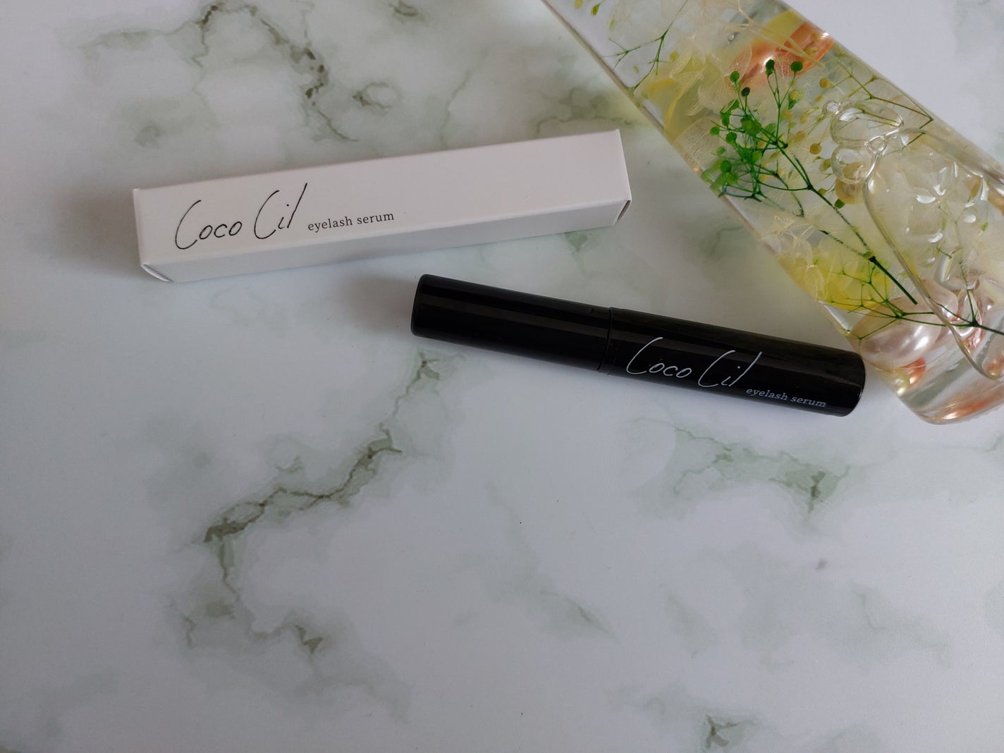 ティ on LIPS 「【CocoCileyelashserum】まつ毛の薄さや短さで..」(2枚目)