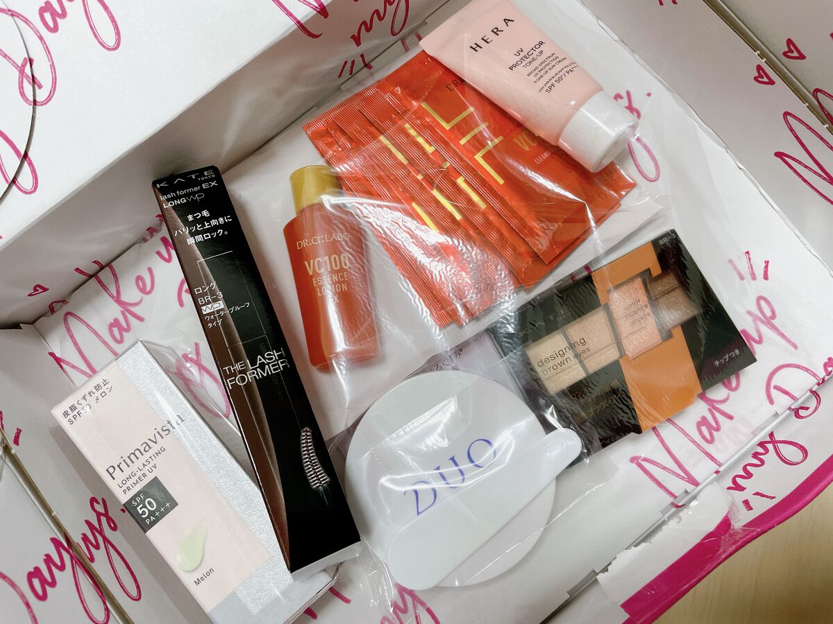 うーーーん

個人的なかなり個人的な意見ですが今月はブルームボックスのほうがあたりでした！

でもファンデーション使わないから…

ラクシーさんのケイト嬉しいんですが、オレンジは私は使わないんですよね💦

うーーんでも実際お得はお得ですけ