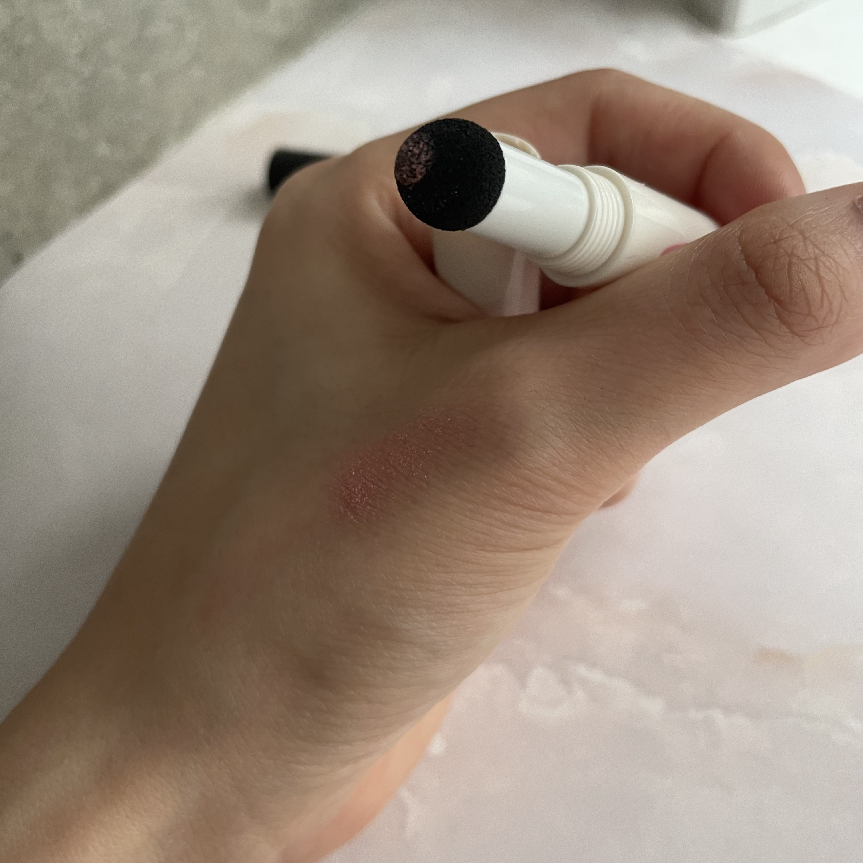 クッションチップアイカラーN/キスミー フェルム/単色アイシャドウを使ったクチコミ（2枚目）