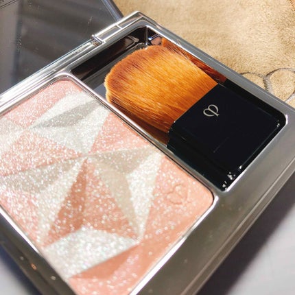 クレ・ド・ポー ボーテ レオスールデクラ/クレ・ド・ポー ボーテ/パウダーハイライトを使ったクチコミ(2枚目)