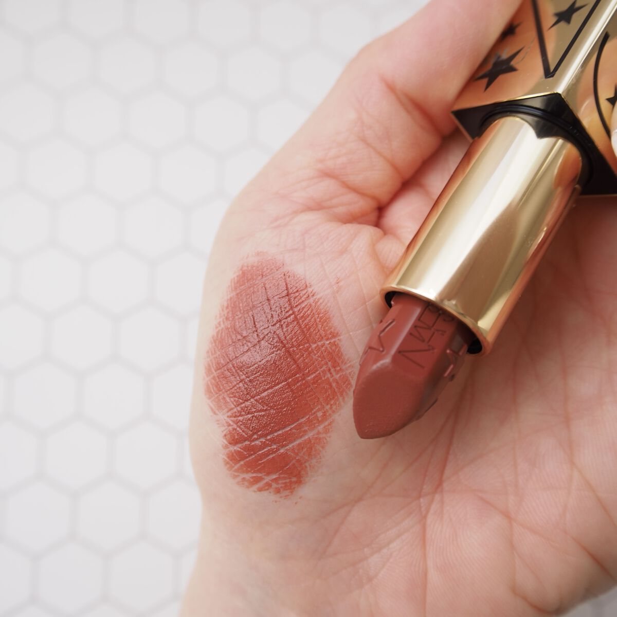スターストラック オーデイシャスリップスティック /NARS/口紅を使ったクチコミ（2枚目）