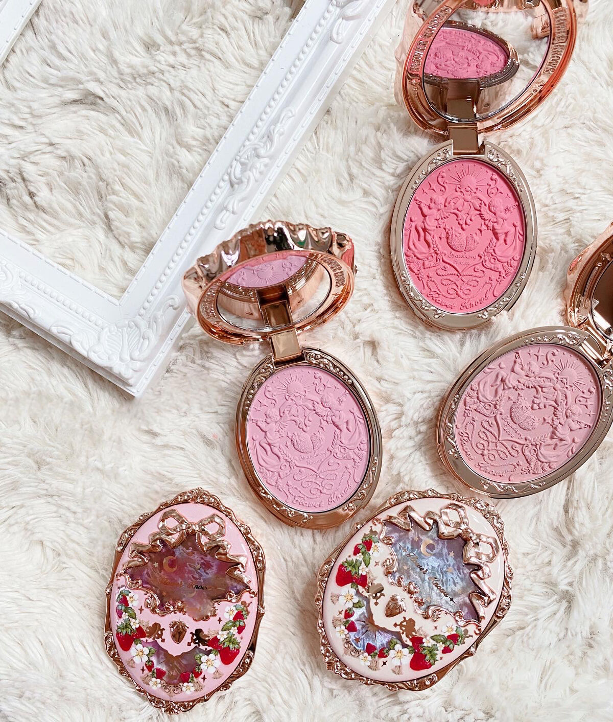 ストロベリーロココ アイシャドウパレット｜FlowerKnows他、2商品を