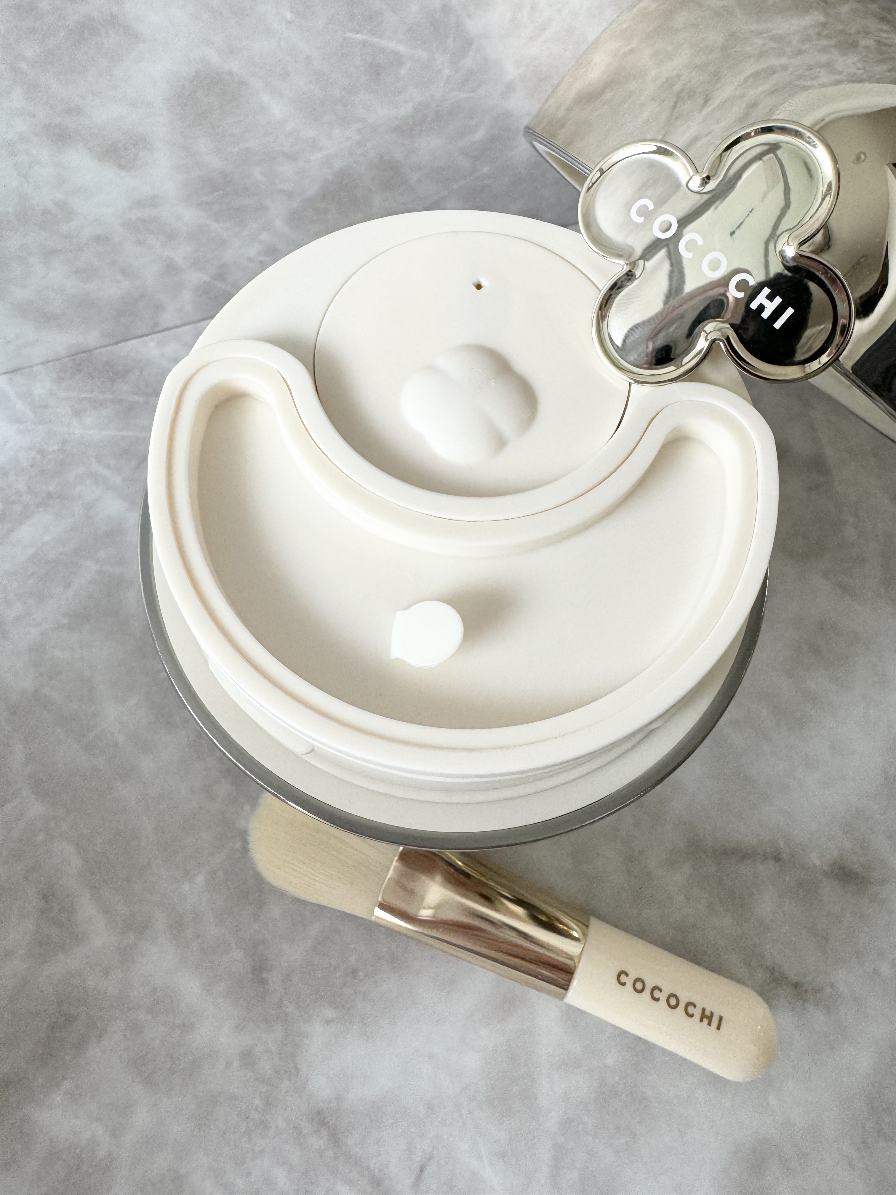 COCOCHI ココチ エージー グローイング エッセンス クリーム マスクのクチコミ「キラキラ輝くゴールドのパッケージが
高級感と特別感があり見てるだけで
嬉しくなる！
２ステップ.....」（2枚目）