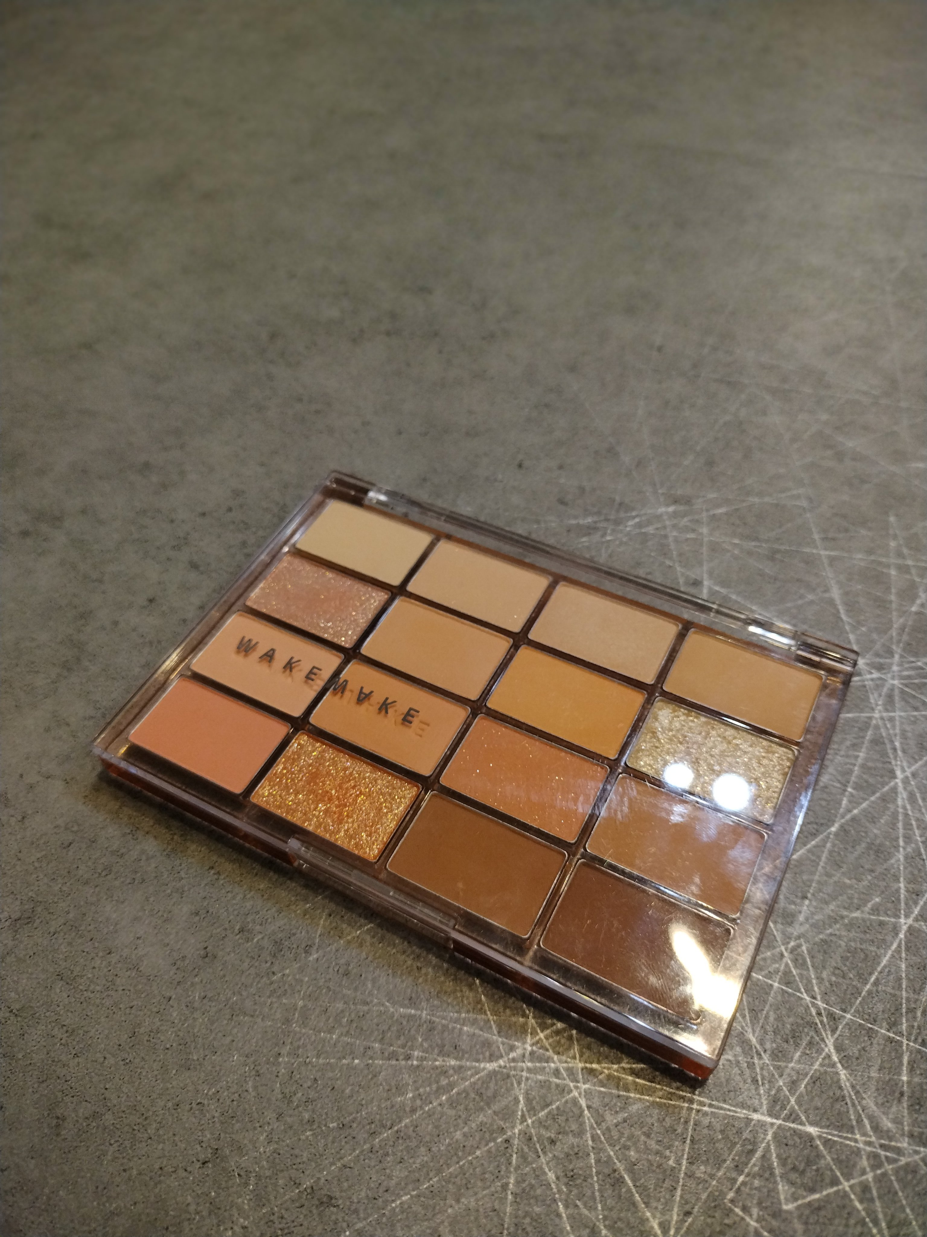 ソフトブラーリングアイパレット/wakemake/アイシャドウパレットを使ったクチコミ（1枚目）
