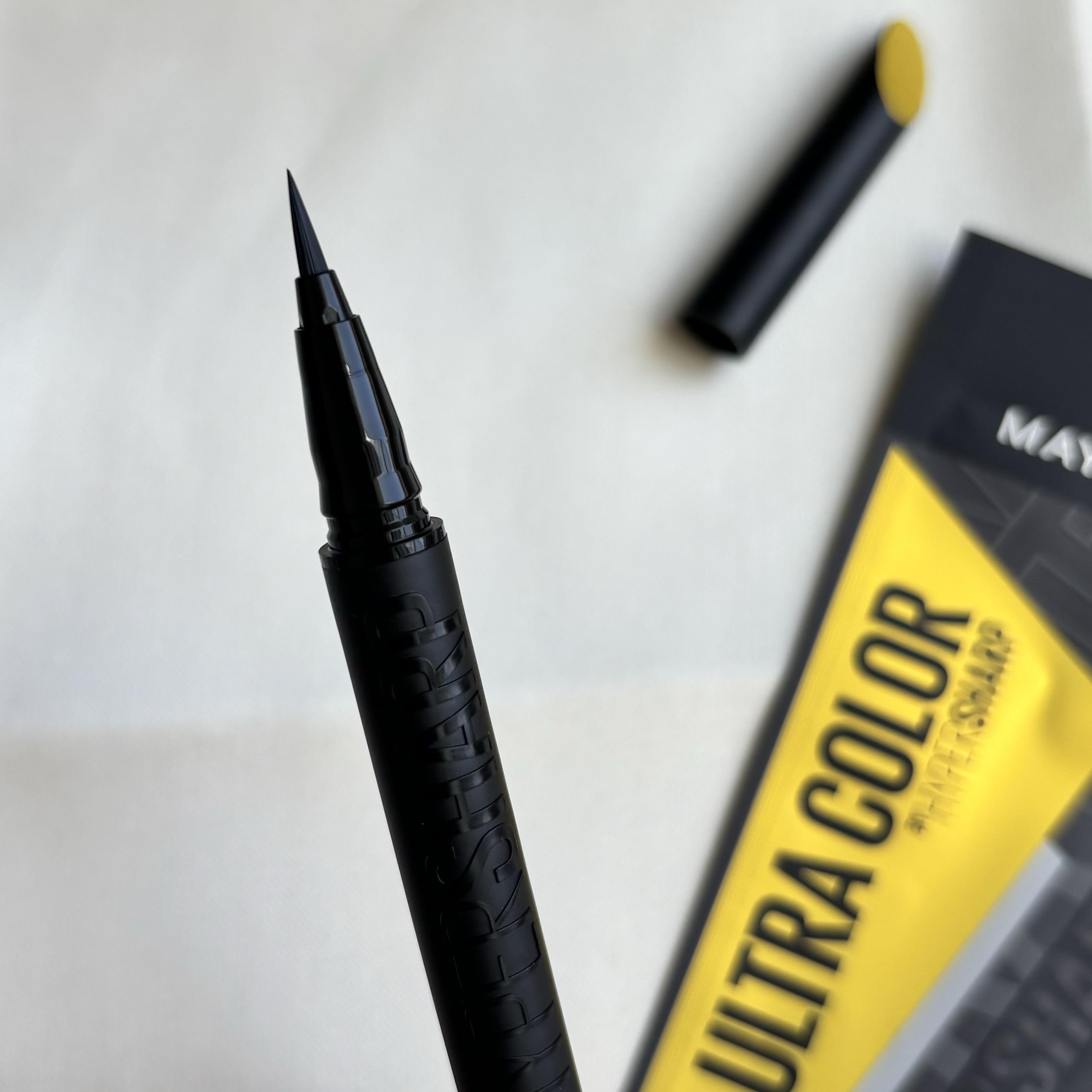 ウルトラカラー アイライナー BK-1 ぱっちり目ヂカラ プレミアムブラック/MAYBELLINE NEW YORK/リキッドアイライナーを使ったクチコミ（3枚目）