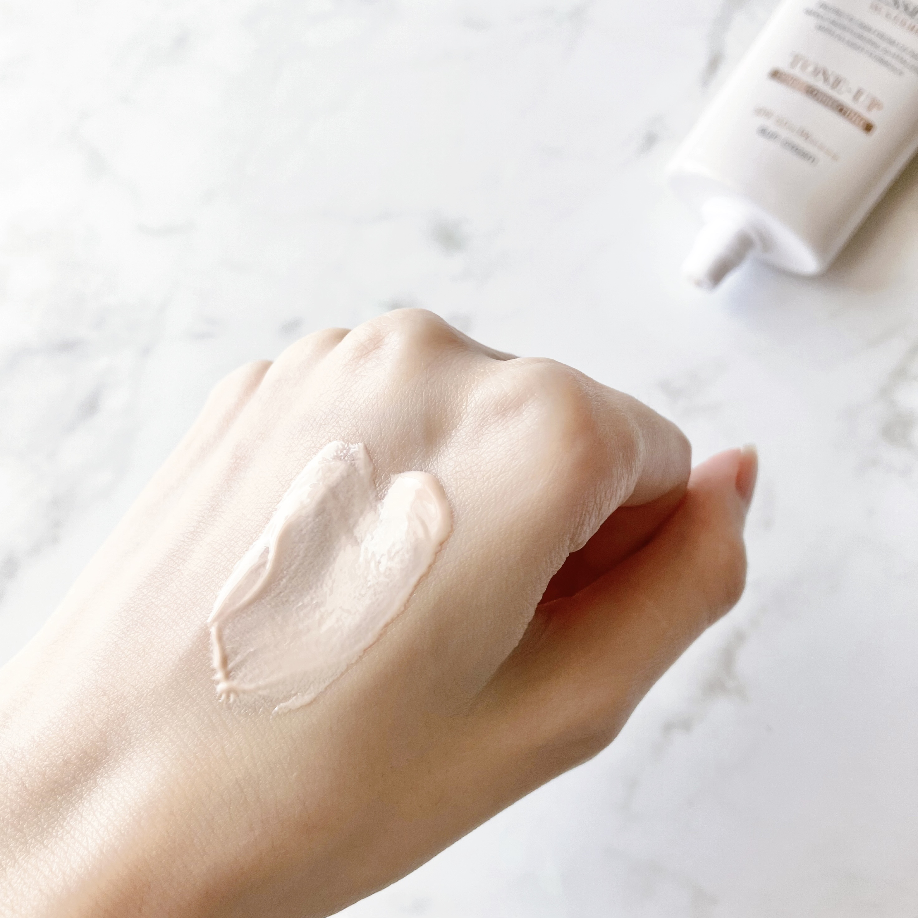 ウォータフルトーンアップサンクリーム/ダルバ/日焼け止めクリームを使ったクチコミ（3枚目）