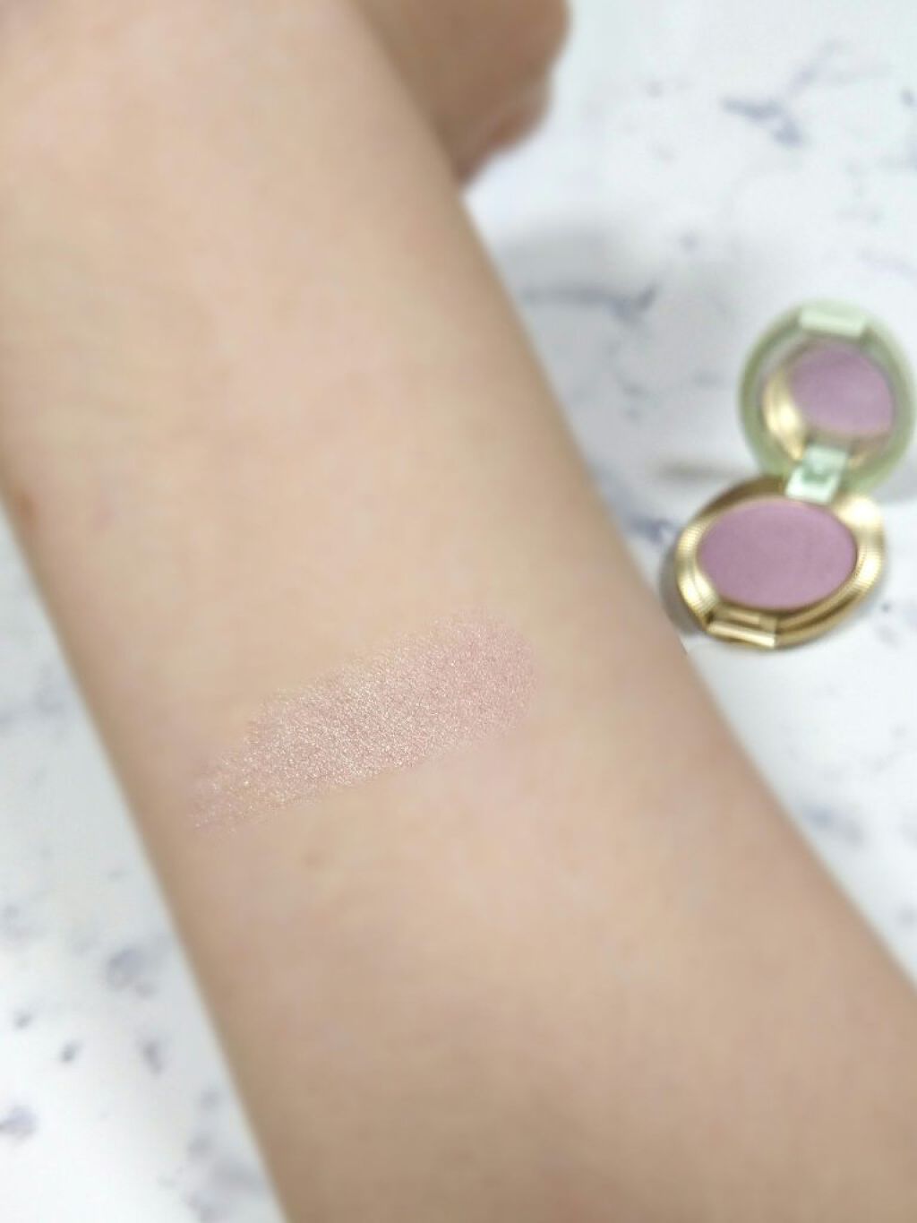 アイカラー/レ・メルヴェイユーズ ラデュレ/単色アイシャドウを使ったクチコミ（2枚目）