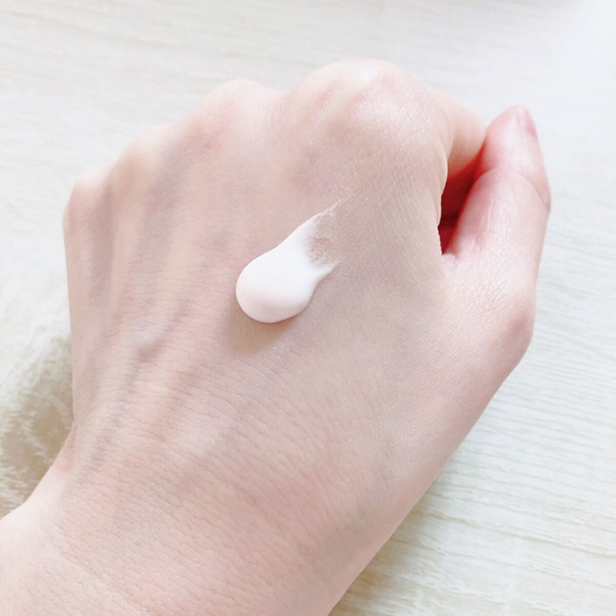 ニベアUV ディープ プロテクト＆ケア トーンアップ エッセンス/ニベア/日焼け止めローションを使ったクチコミ（2枚目）