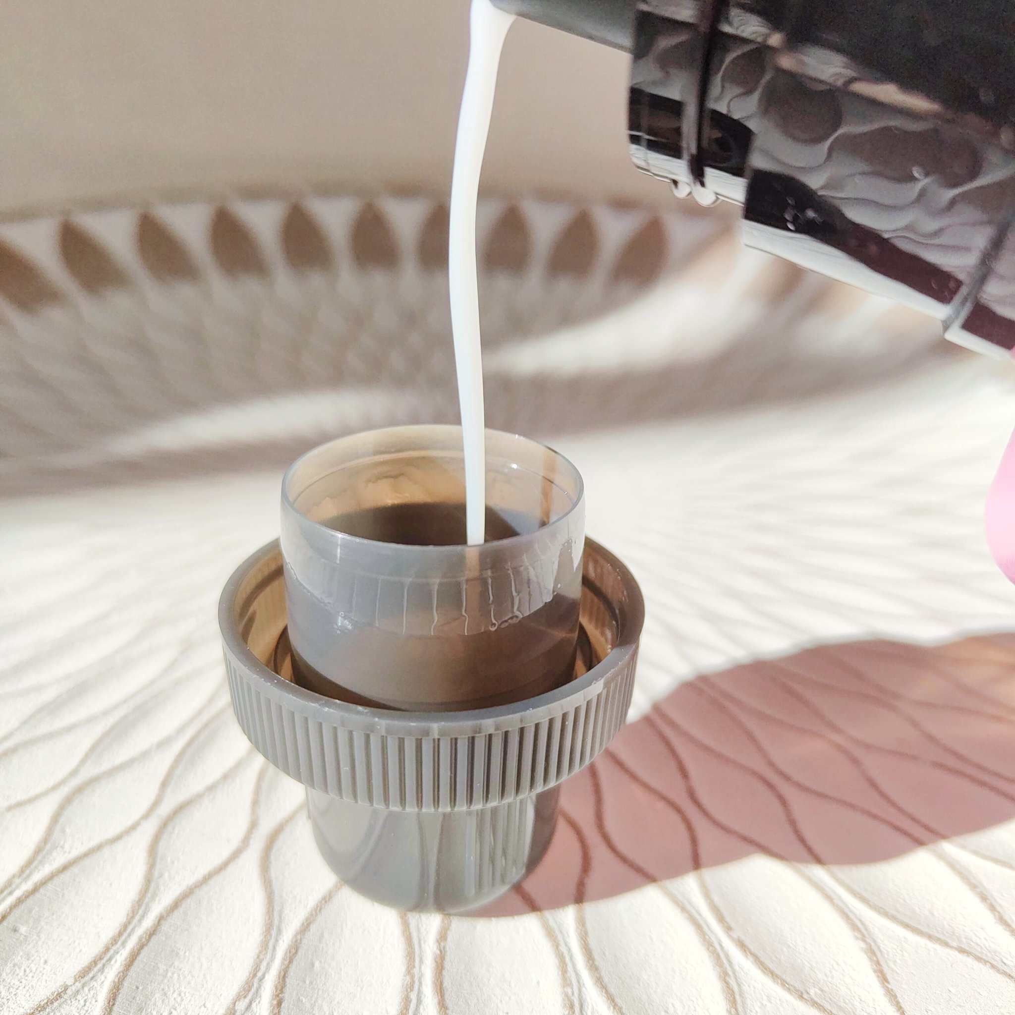 MELLOW CHARM 柔軟剤ラッキーピンクフラワーの香りのクチコミ「「あれ？いい匂いがする」と思ったら、この柔軟剤だったということしばしば。
ジャスミン系のフロー.....」（3枚目）