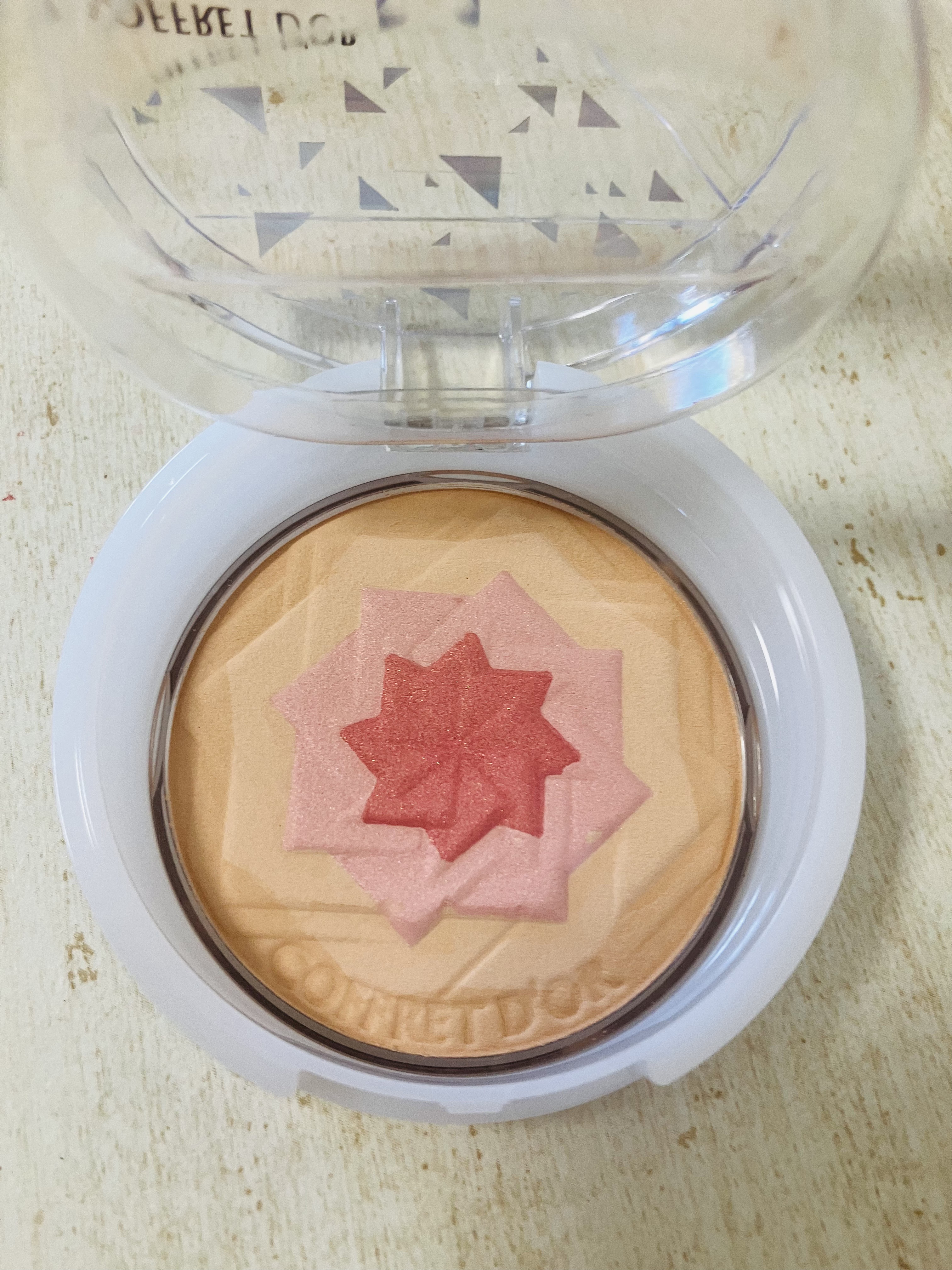 スマイルアップチークスＳ 03 コーラルベージュ/コフレドール/パウダーチークを使ったクチコミ（1枚目）