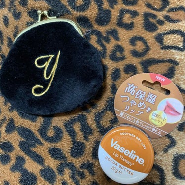 ✔Vaseline Lip Therapy
      COCOA BUTTER

お値段忘れましたー(´；ω；`)
ただ商品入れ替えの為なんちゃらかんちゃら〜
みたいな感じでやたら安かったです（笑）
