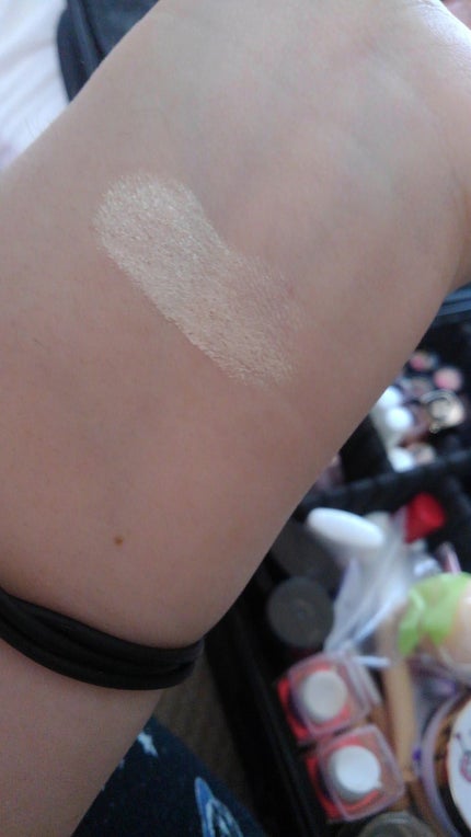 AT グロッシーアイシャドウ/セリア/ジェル・クリームアイシャドウを使ったクチコミ(4枚目)