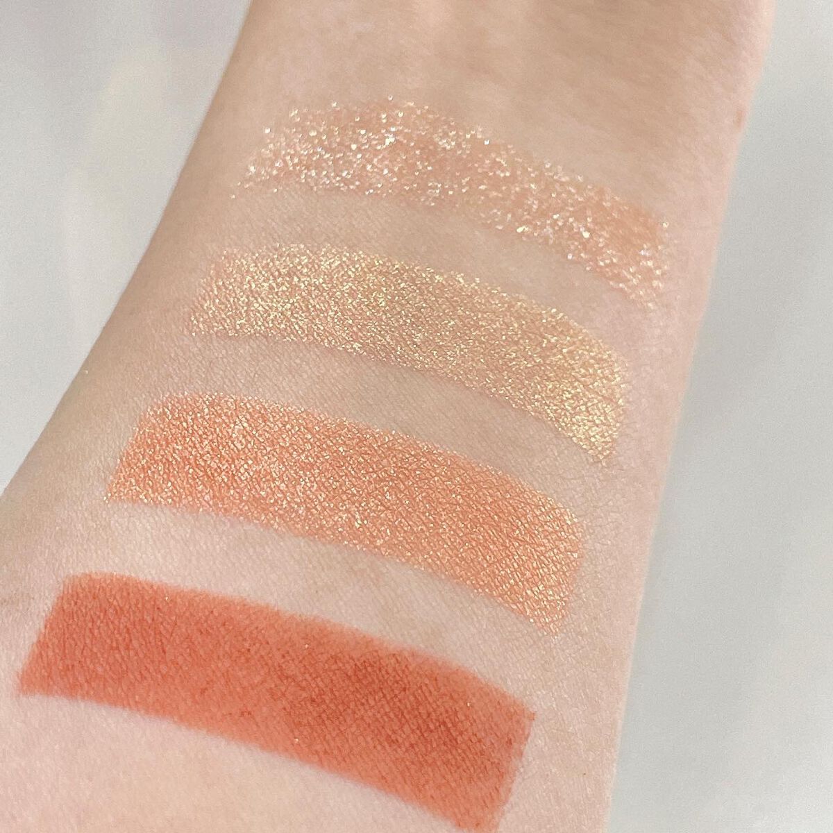 レブロン ダズル アイシャドウ クアッド/REVLON/アイシャドウパレットを使ったクチコミ（3枚目）