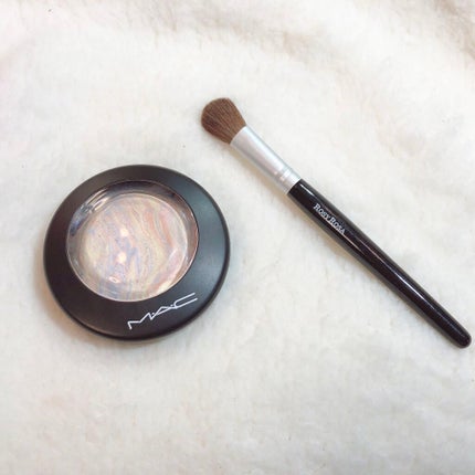 ロージーローザ ハイライトブラシのクチコミ「手軽に入手できるプチプラ380円👏🏻☺️💖
ロージーローザのハイライトブラシが使いやすい🤩👍!.....」(3枚目)