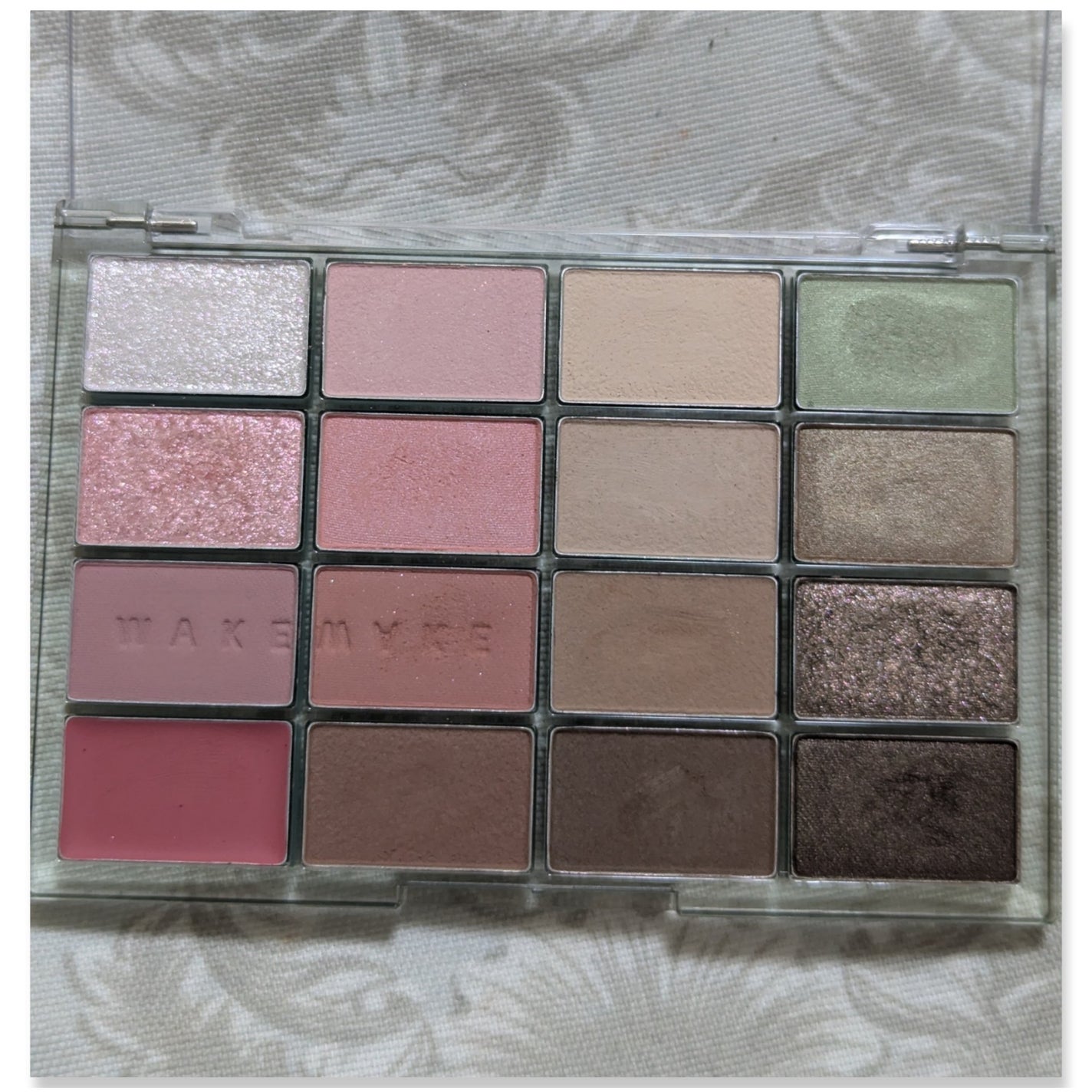 ソフトブラーリングアイパレット/wakemake/アイシャドウパレットを使ったクチコミ(4枚目)