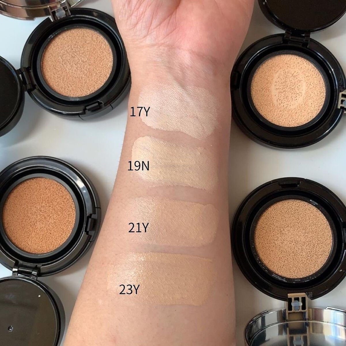 ネーミング レイヤード フィットクッション｜NAMING.の人気色を比較