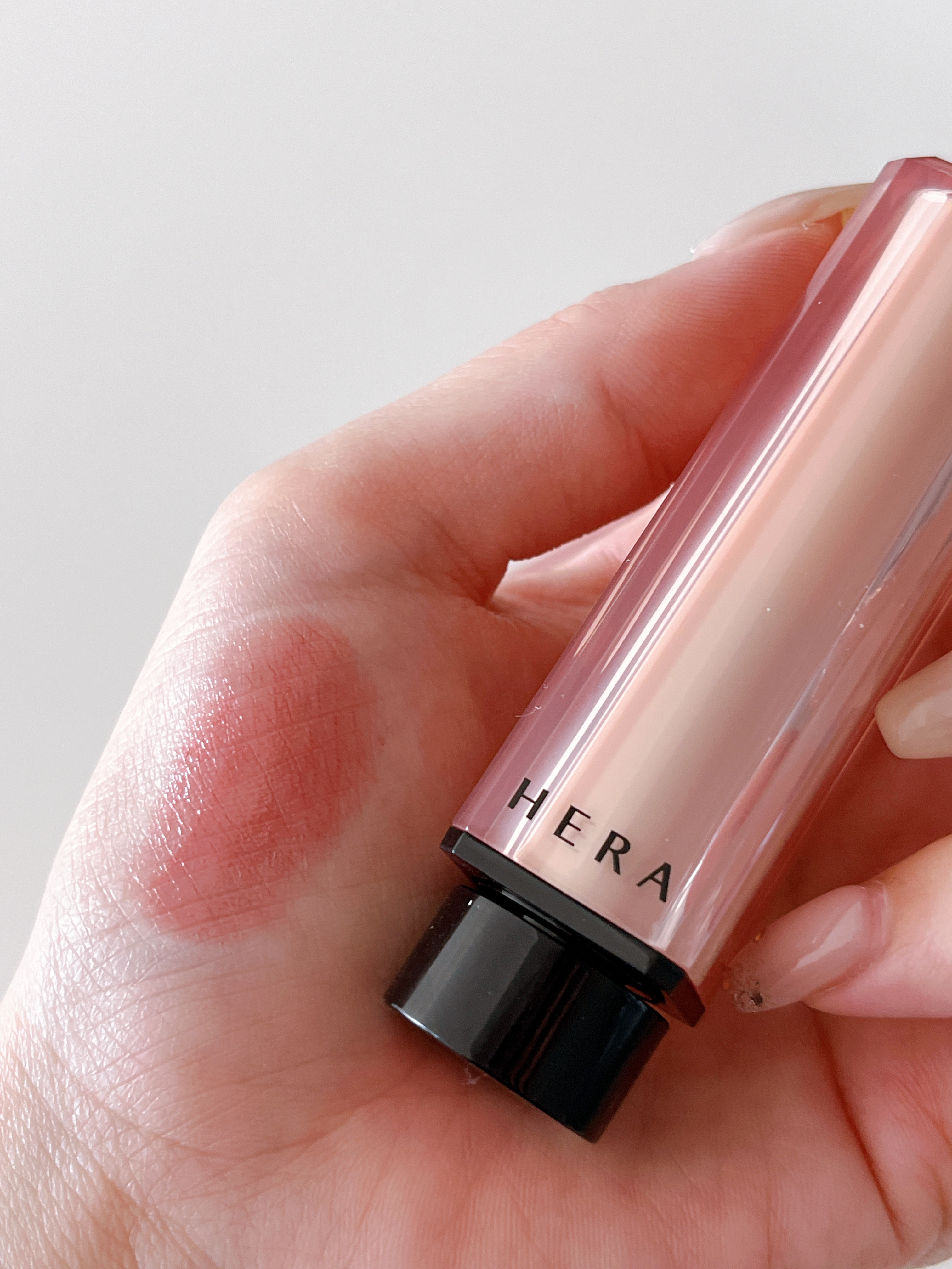 センシュアル ヌードバーム 429 NAKED ALMOND/HERA/リップバームを使ったクチコミ（2枚目）