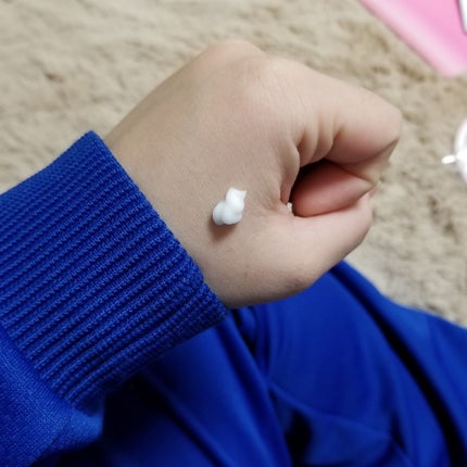 コスモホワイトニングミルクV(薬用美白乳液)/DAISO/乳液を使ったクチコミ(3枚目)