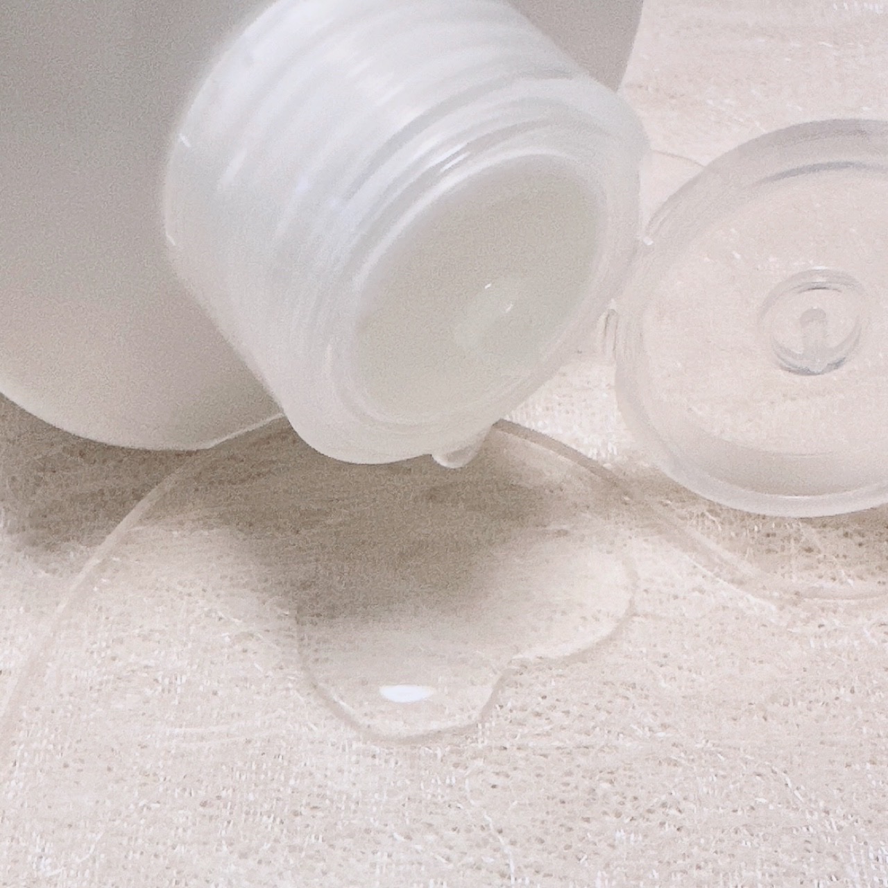 透明白肌 ホワイトローションのクチコミ「＼サラサラしっとり💧コスパ良き！／
【透明白肌 ホワイトローション】
☑️400g  ¥1.3.....」（3枚目）