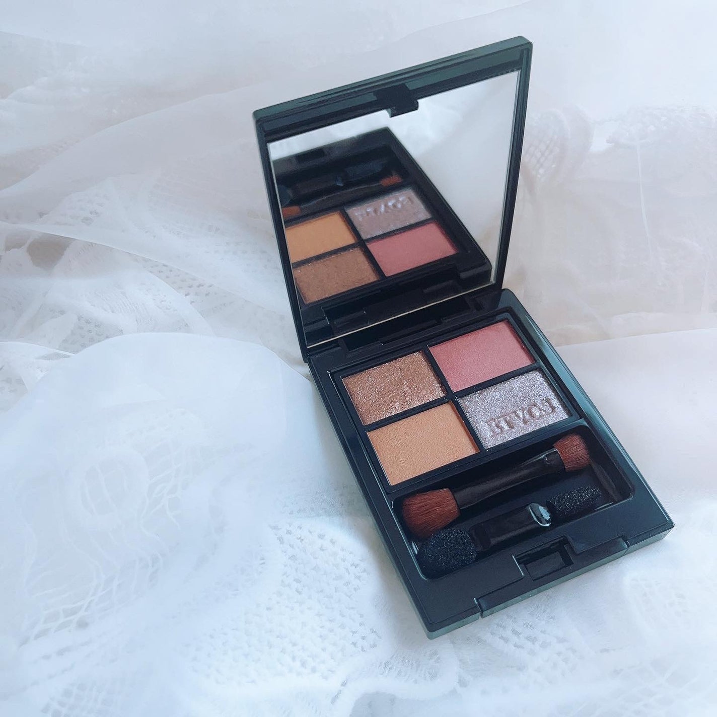 ミネラルクラッシィシャドー/エトヴォス/アイシャドウパレットを使ったクチコミ(2枚目)