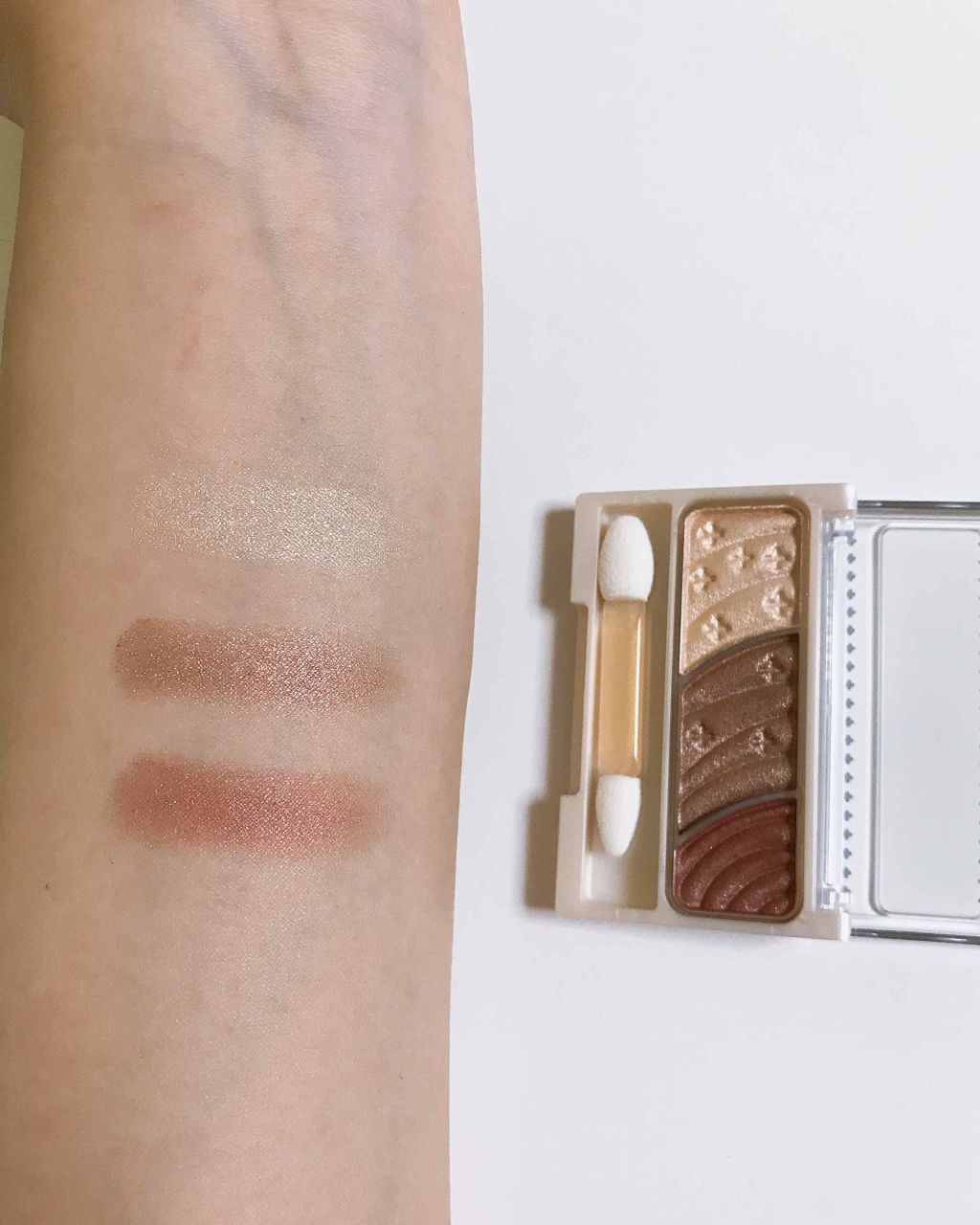 トーンアップアイシャドウ/CEZANNE/アイシャドウパレットを使ったクチコミ(4枚目)