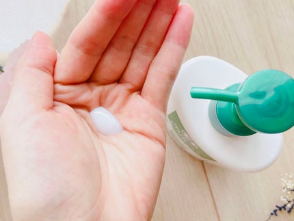 メンソレータム ハンドベール ウィルフリーミルクのクチコミ「ハンドベール ウィルフリーミルク✨
ロート製薬さんの保湿+消毒できるハンドミルク!
こうい.....」(3枚目)