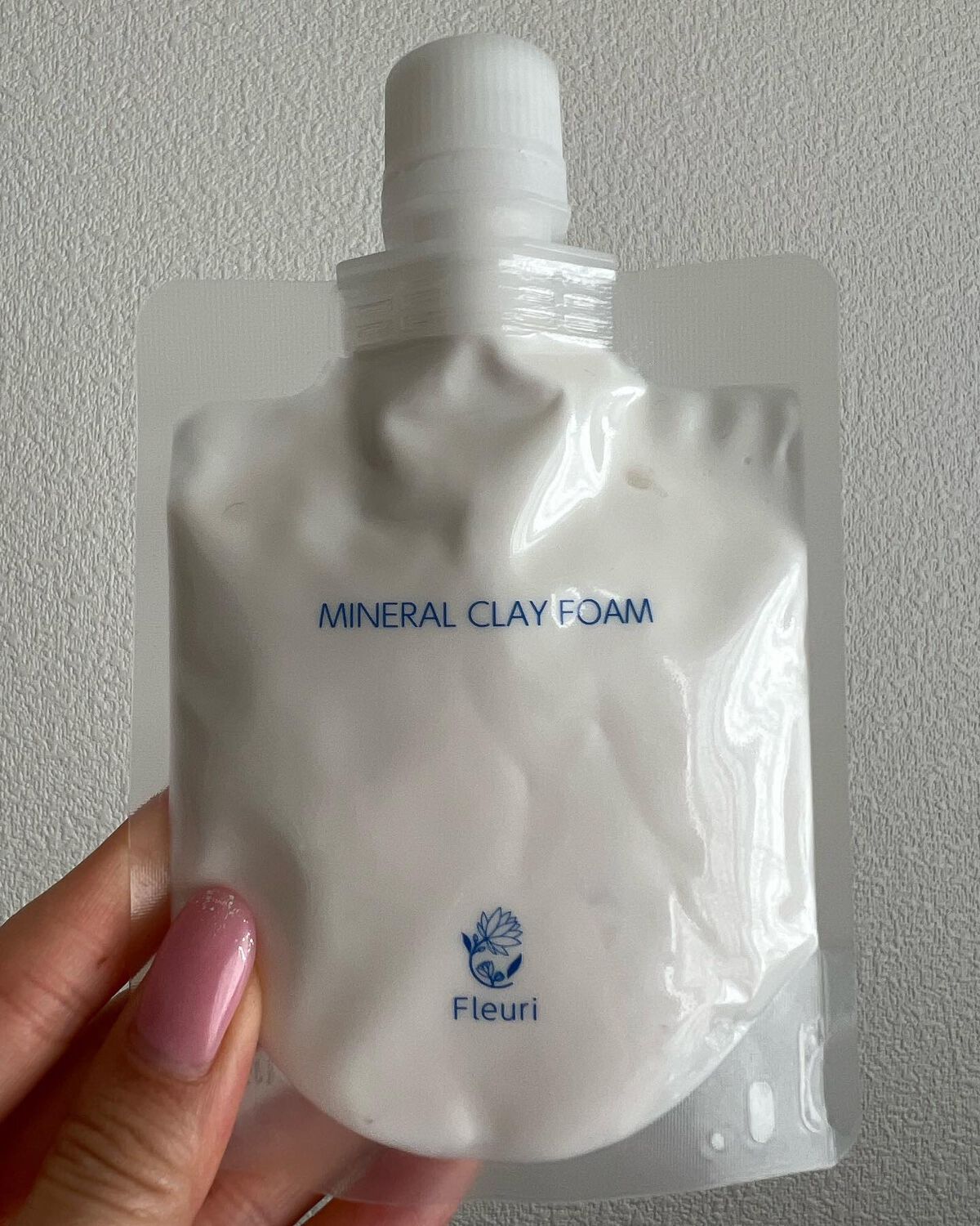 新品⭐️ Fleuri フルリ ミネラルクレイフォーム 洗顔 泡洗顔 毛穴対策