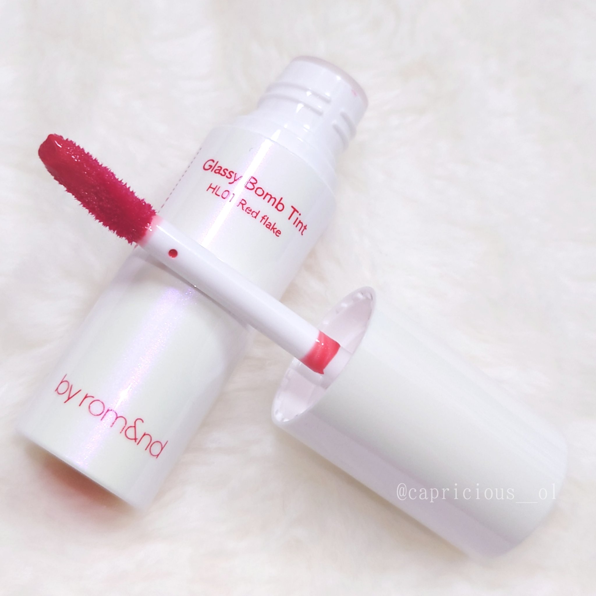 ⋱  ホリデーシーズンにおすすめなキラキラ輝くリップティント ⋰

&nd by rom&nd
グラッシーボムティント
HL01 RED FLAKE

✁┈┈┈┈┈┈┈┈┈

&nd by rom&ndからホリデーシーズン向けのグラッシーボ