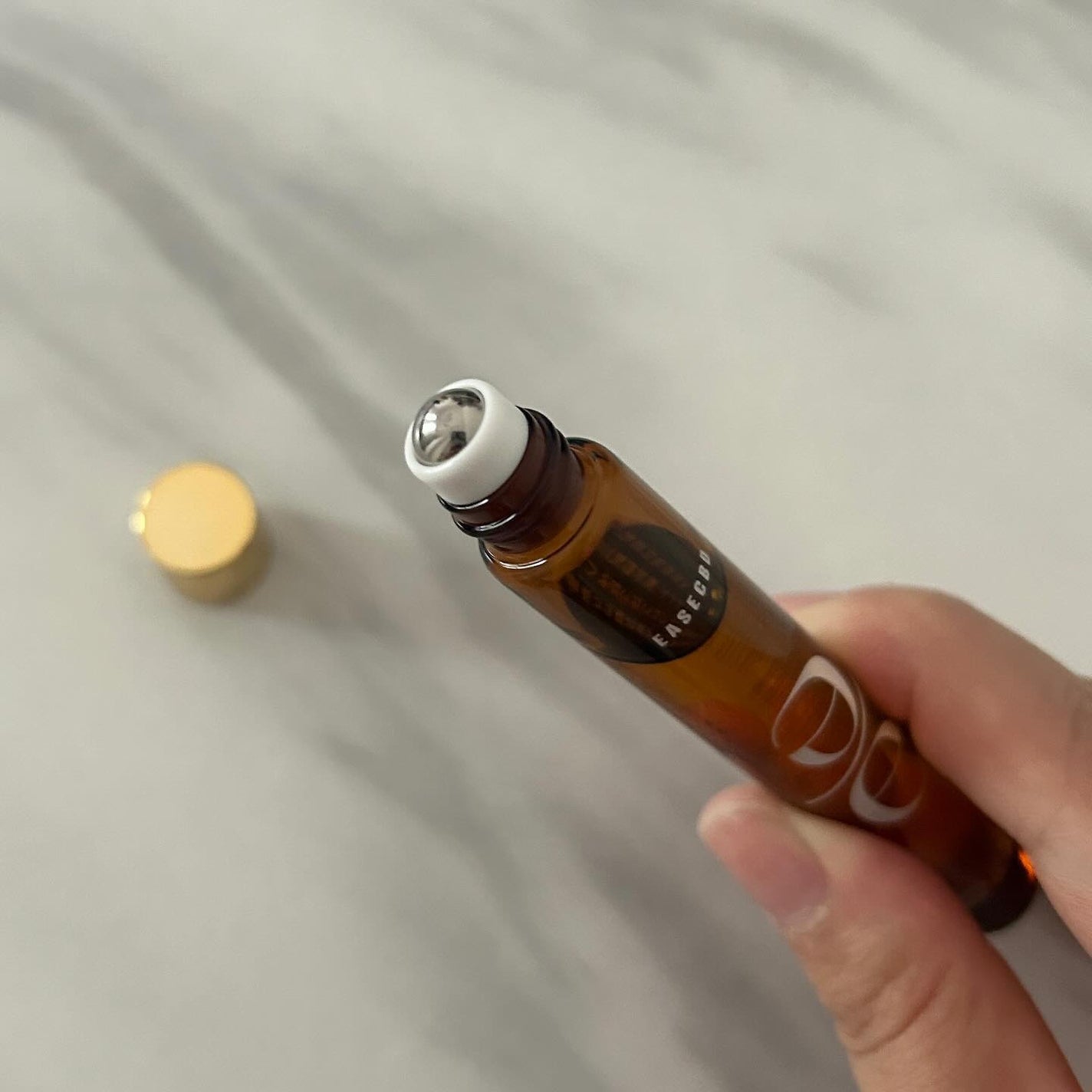 EASECBD ROLL-ON WOOD/EASECBD/香水(その他)を使ったクチコミ(2枚目)