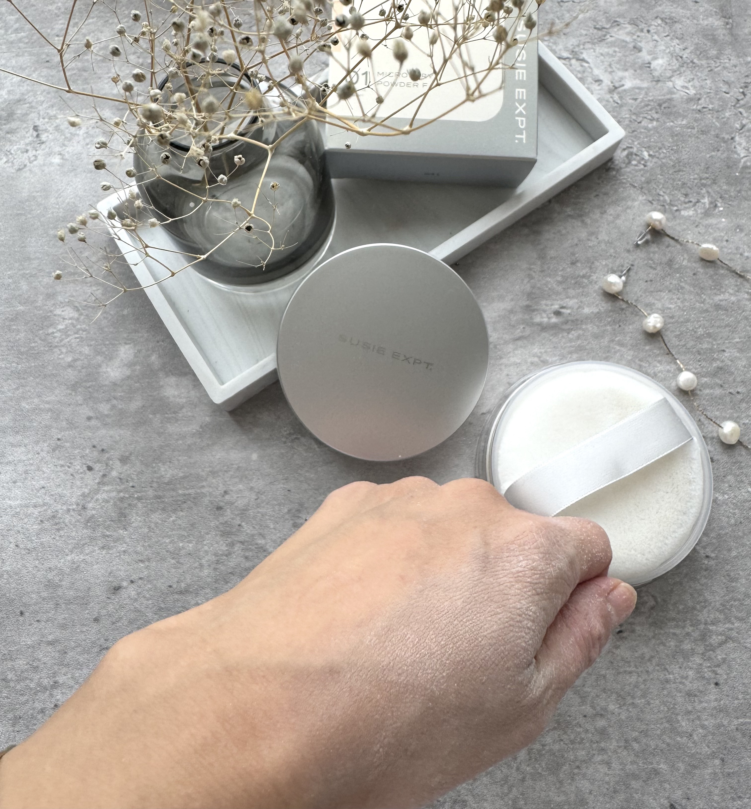 スージー エキスパート マイクロエアリーパウダーＦ/SUSIE N.Y./ルースパウダーを使ったクチコミ（3枚目）