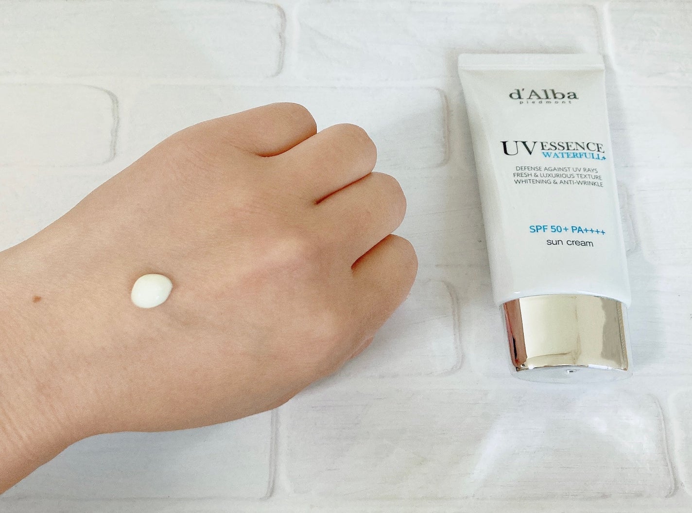 ダルバ ウォータフル エッセンス サンクリーム/ダルバ/日焼け止めクリームを使ったクチコミ(4枚目)