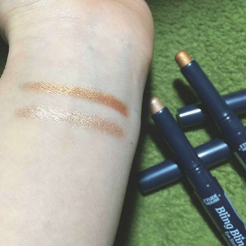 キラキラ アイシャドウ/ETUDE/スティックアイシャドウを使ったクチコミ（2枚目）