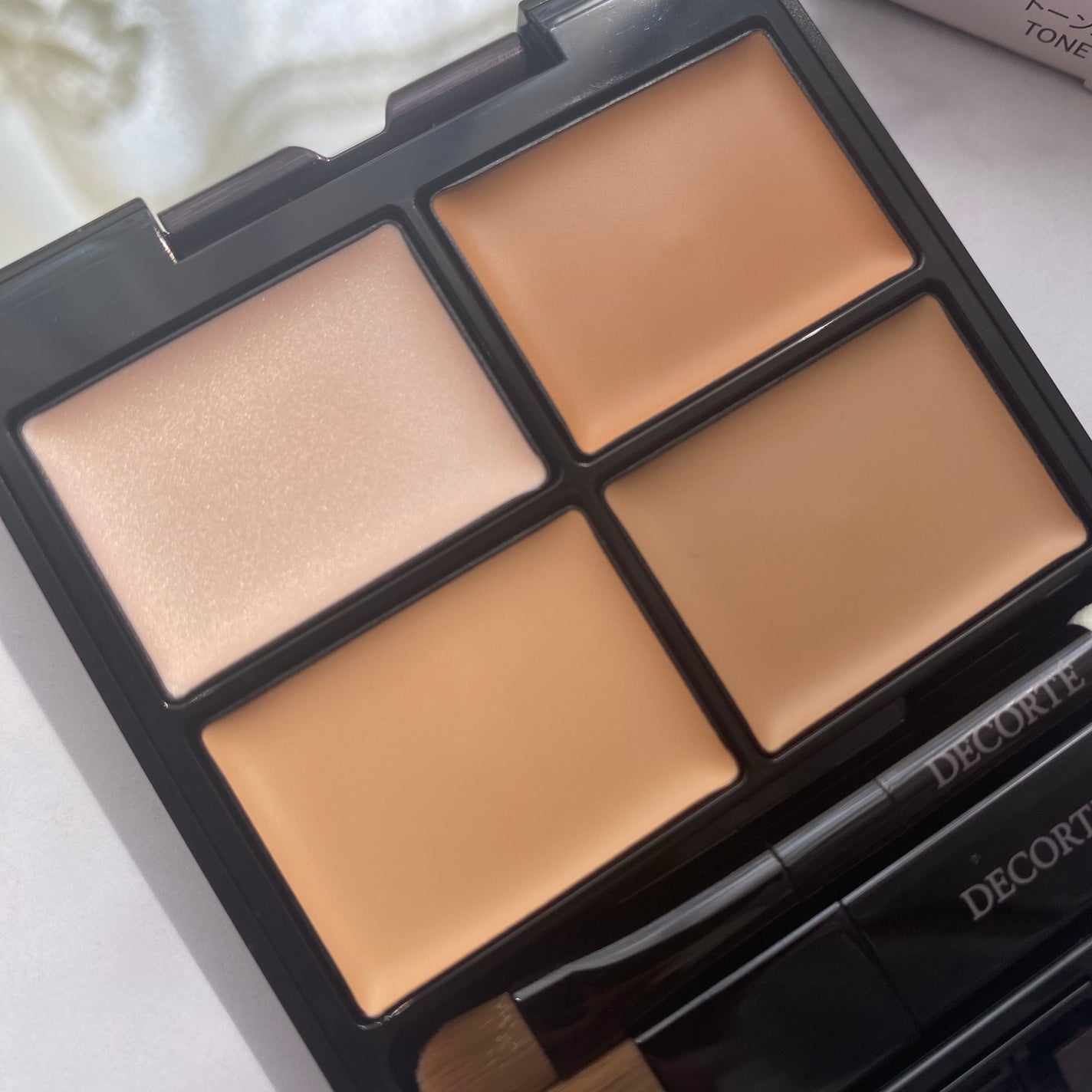 トーンパーフェクティング パレット/DECORTÉ/パレットコンシーラーを使ったクチコミ(3枚目)