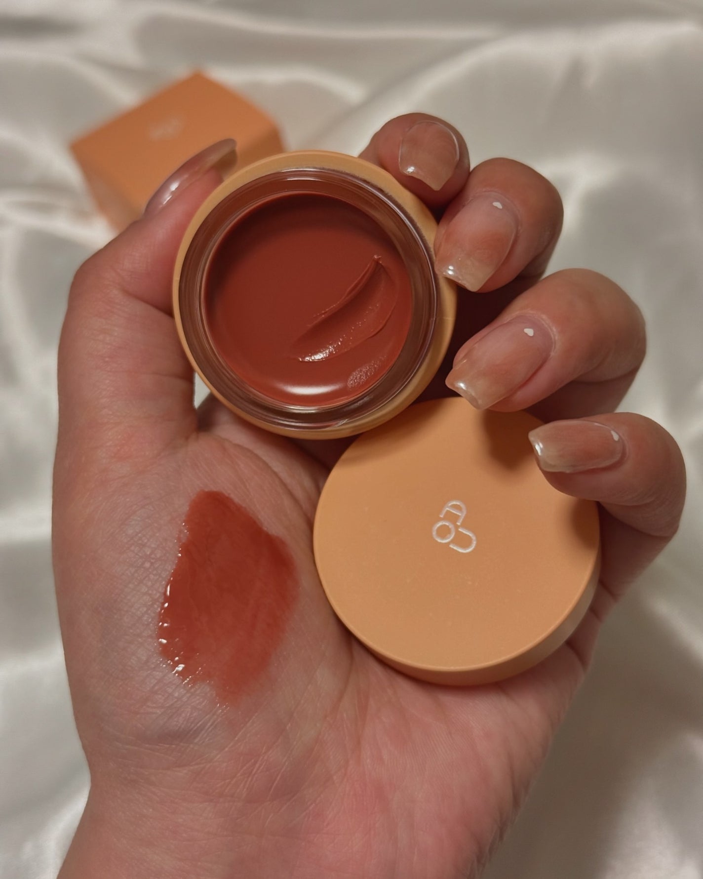 GLOWY TINT BALM/AOU/リップグロスを使ったクチコミ(1枚目)