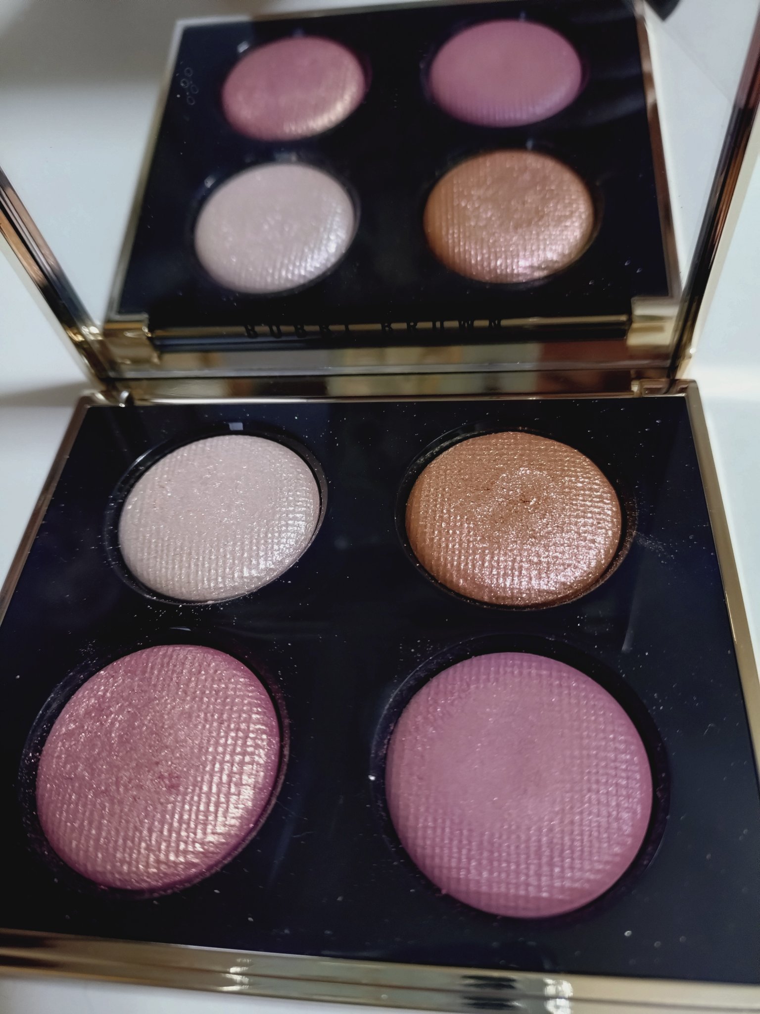 リュクス アイシャドウ クォード グロウ ウィズ ラブ コレクション/BOBBI BROWN/アイシャドウパレットを使ったクチコミ（1枚目）