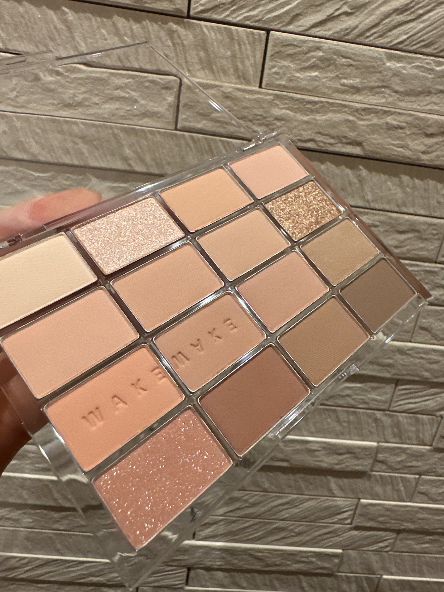 ソフトブラーリングアイパレット/wakemake/アイシャドウパレットを使ったクチコミ(2枚目)