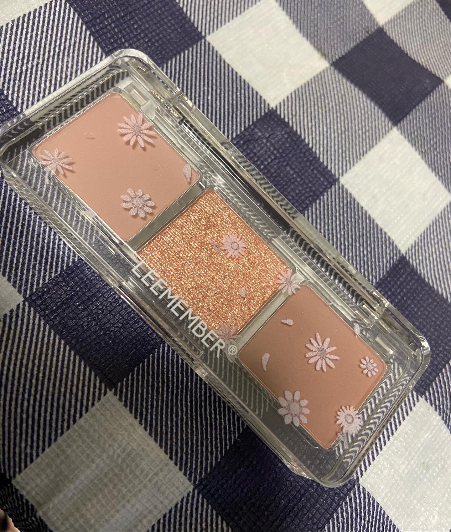 3色フローラアイパレット/LEEMEMBER/アイシャドウパレットを使ったクチコミ（2枚目）