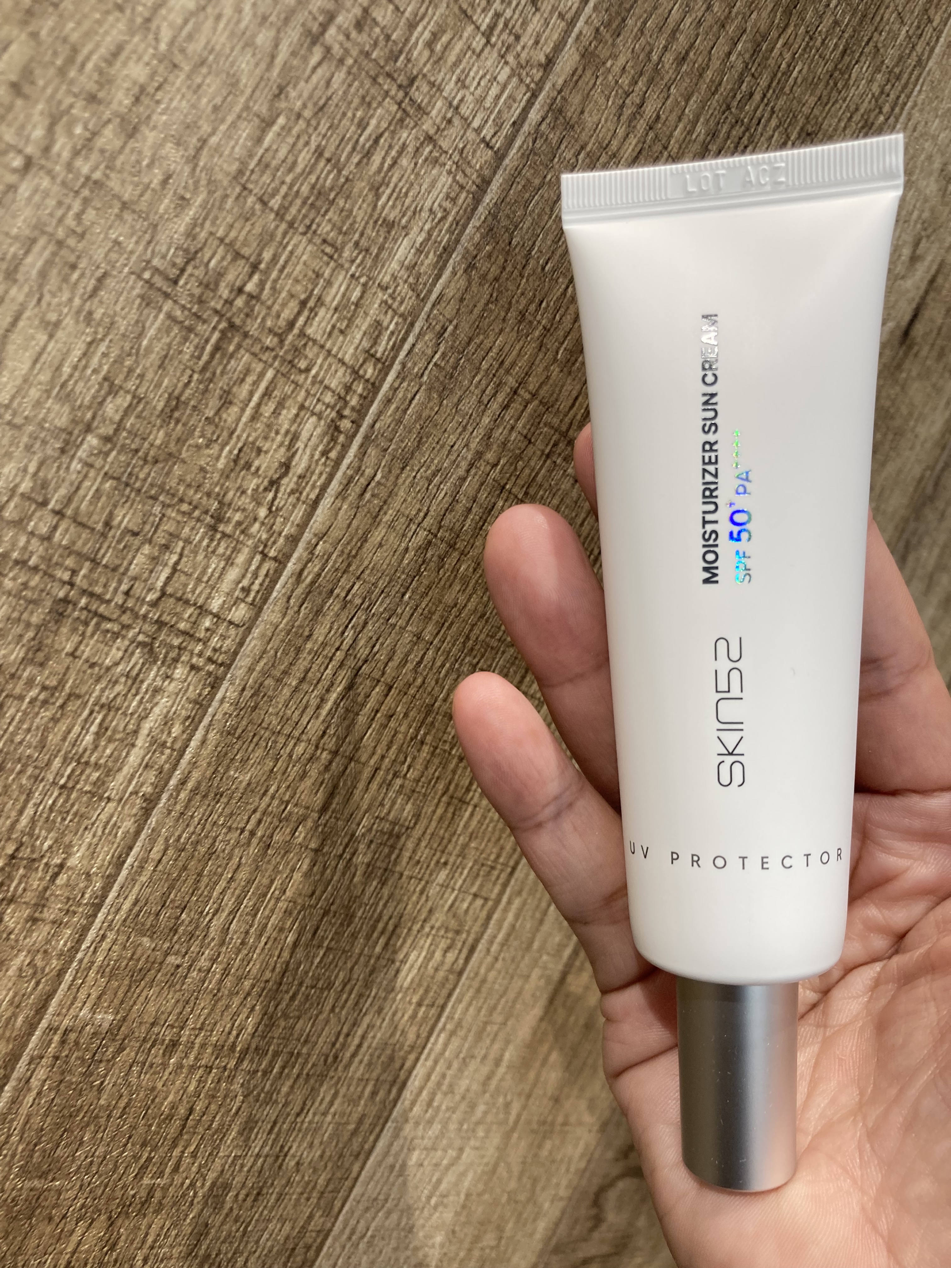 モイスチャライザーサンクリーム/SKIN52＆CO/日焼け止めクリームを使ったクチコミ（1枚目）