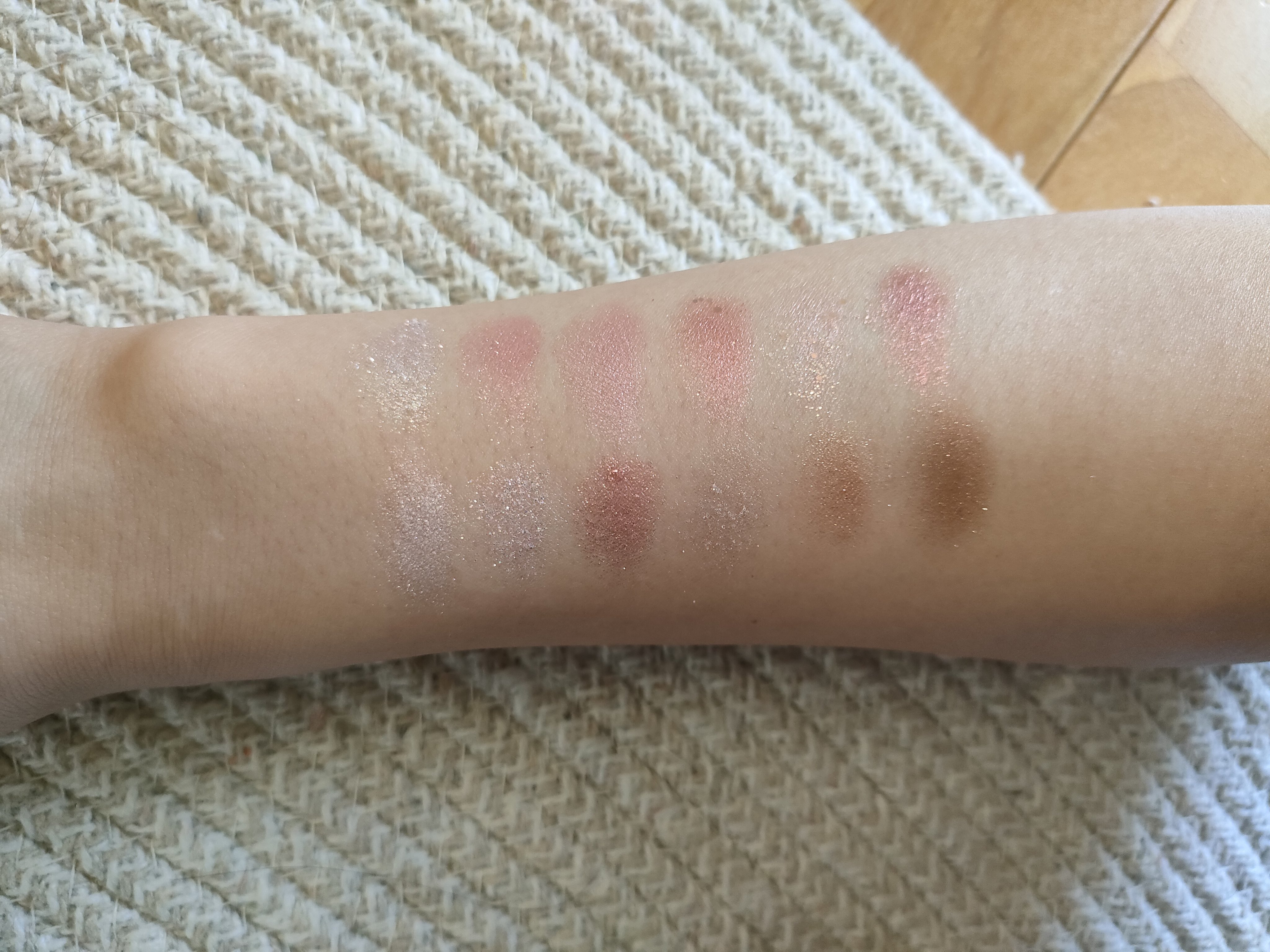 プロ アイ パレット エアー 100 グリッターシャワー(GLITTER SHOWER)/CLIO/アイシャドウパレットを使ったクチコミ（2枚目）