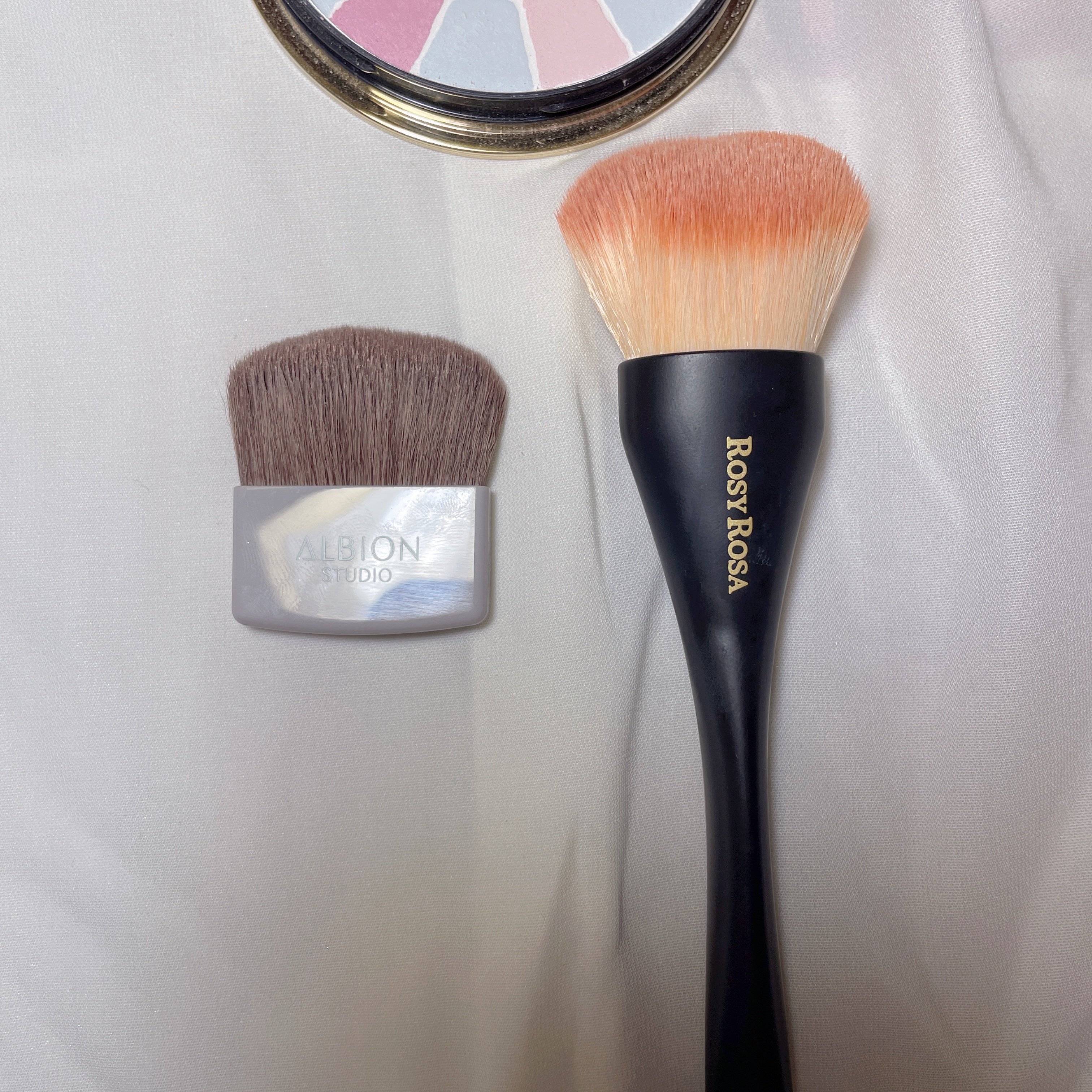 エレガンス ラ プードル オートニュアンス リクスィーズ/Elégance/プレストパウダーを使ったクチコミ（2枚目）