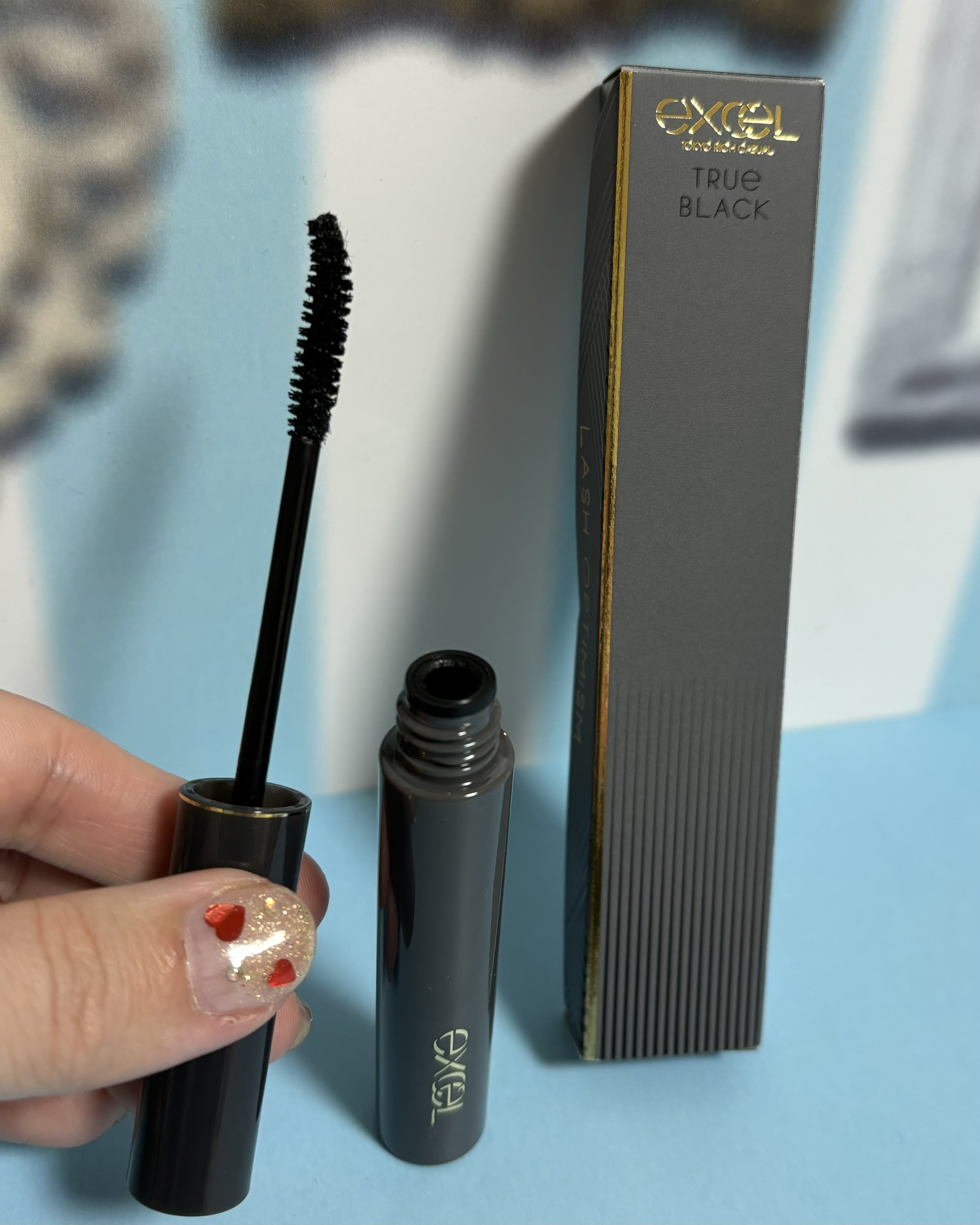 ラッシュオプティミズム👀
わたしのは、トゥルーブラック🖤
ナチュラルで、繊細ロングが叶うマスカラです💖
先端がカーブしているのでコームが使いやすいタイプ👏✨
ブラックだけど、重たくなりすぎないから好き☺️
カールキープカもありました