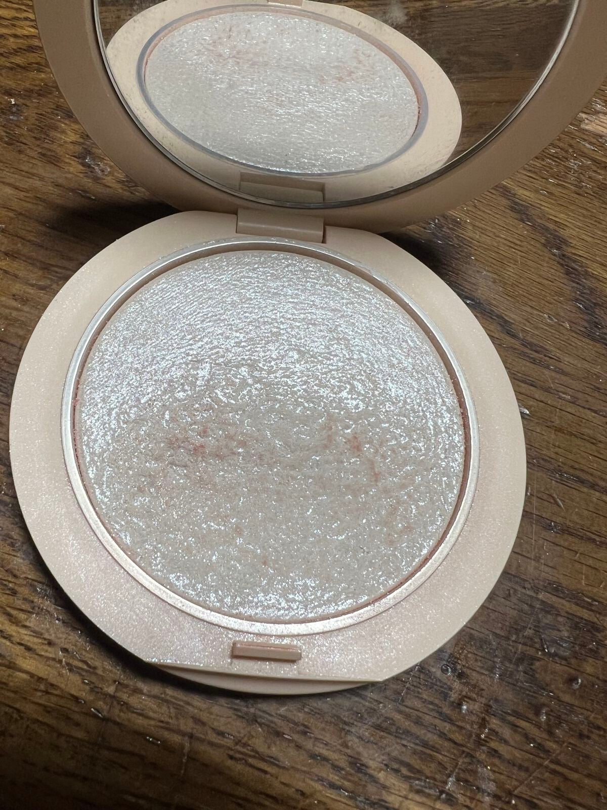 ディオールスキン フォーエヴァー クチュール ルミナイザー/Dior/プレストパウダーを使ったクチコミ(1枚目)