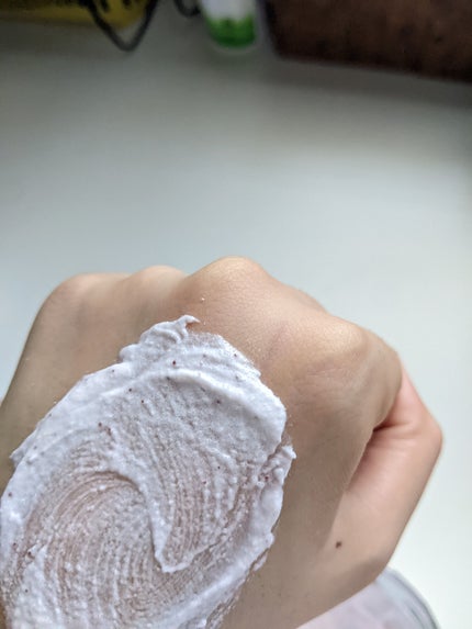 ダヴ ふわとろクリーミースクラブ ザクロ&シアバター/ダヴ/ボディスクラブを使ったクチコミ(2枚目)