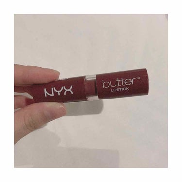 NYX Professional Makeup バター リップスティックのクチコミ「私が日頃愛用しているマットリップを紹介したいと思います💄

NYX バターリップスティック ラ.....」（1枚目）